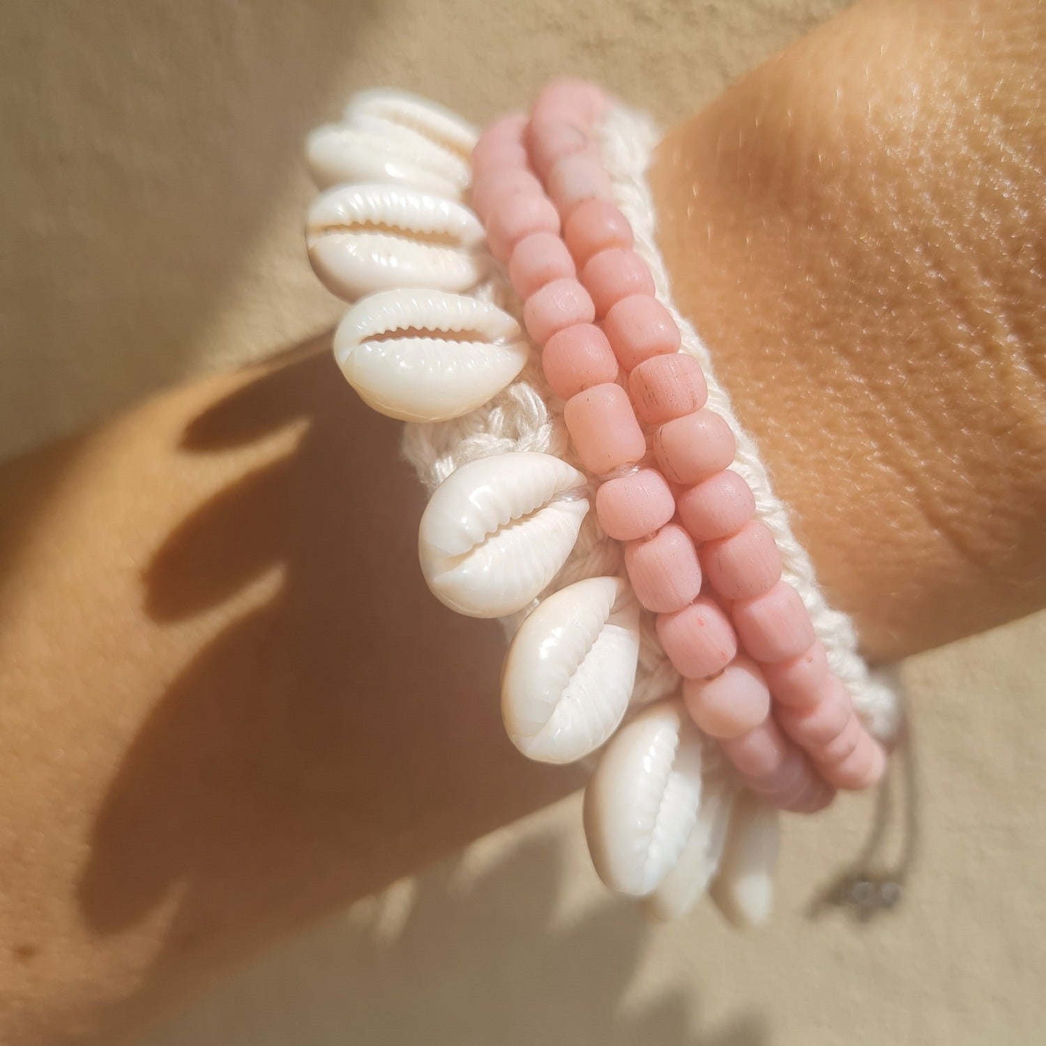 Bene Cowrie Shell & Beaded Macrame Bracelet - Pink