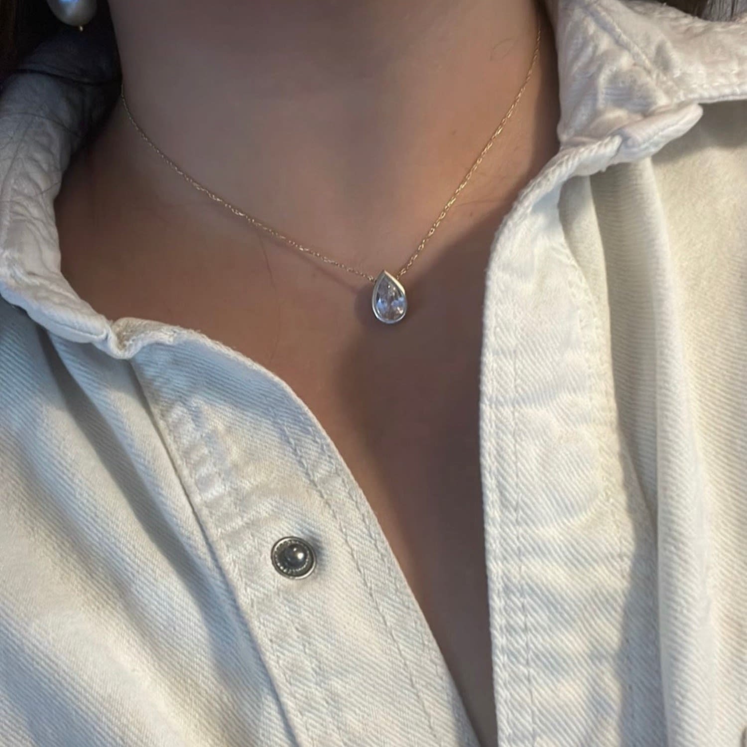 Bezel-Set Solitaire Necklace - Pear Gold & White