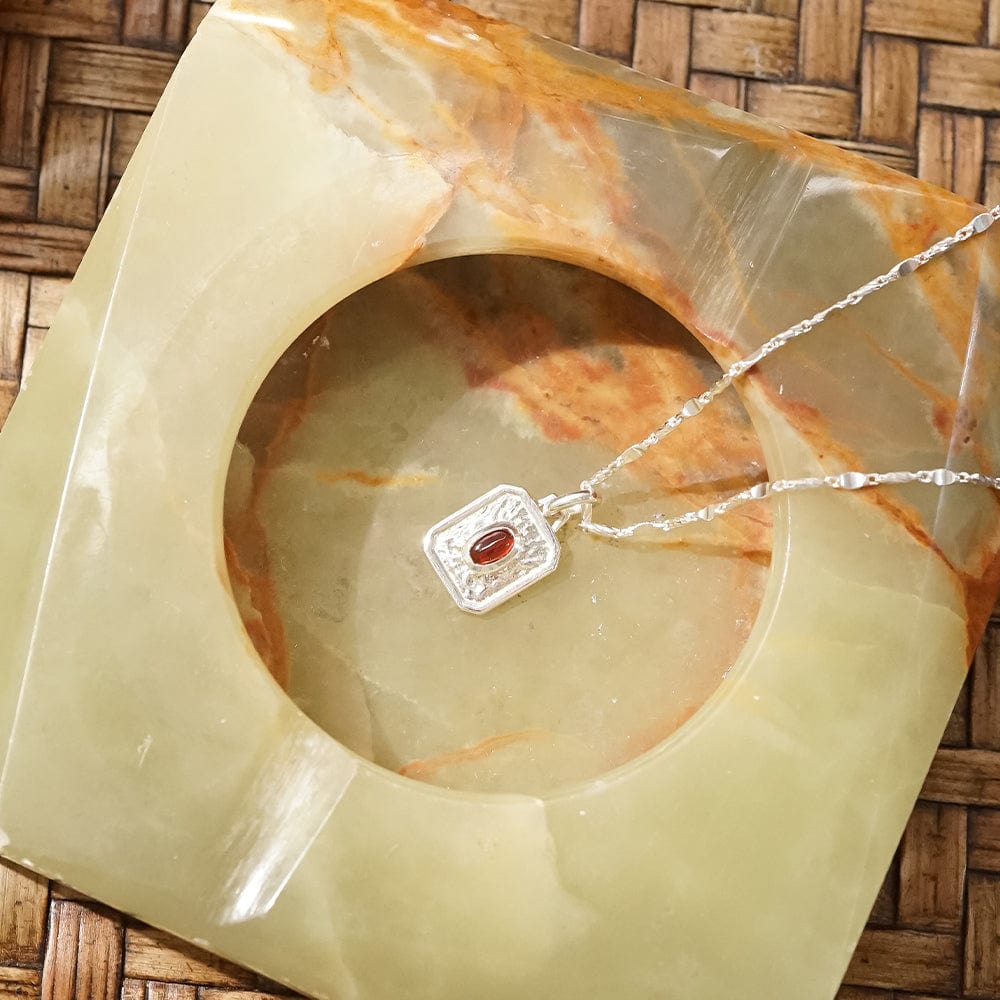 birthstone-necklace-sterling-silver-daisy-london