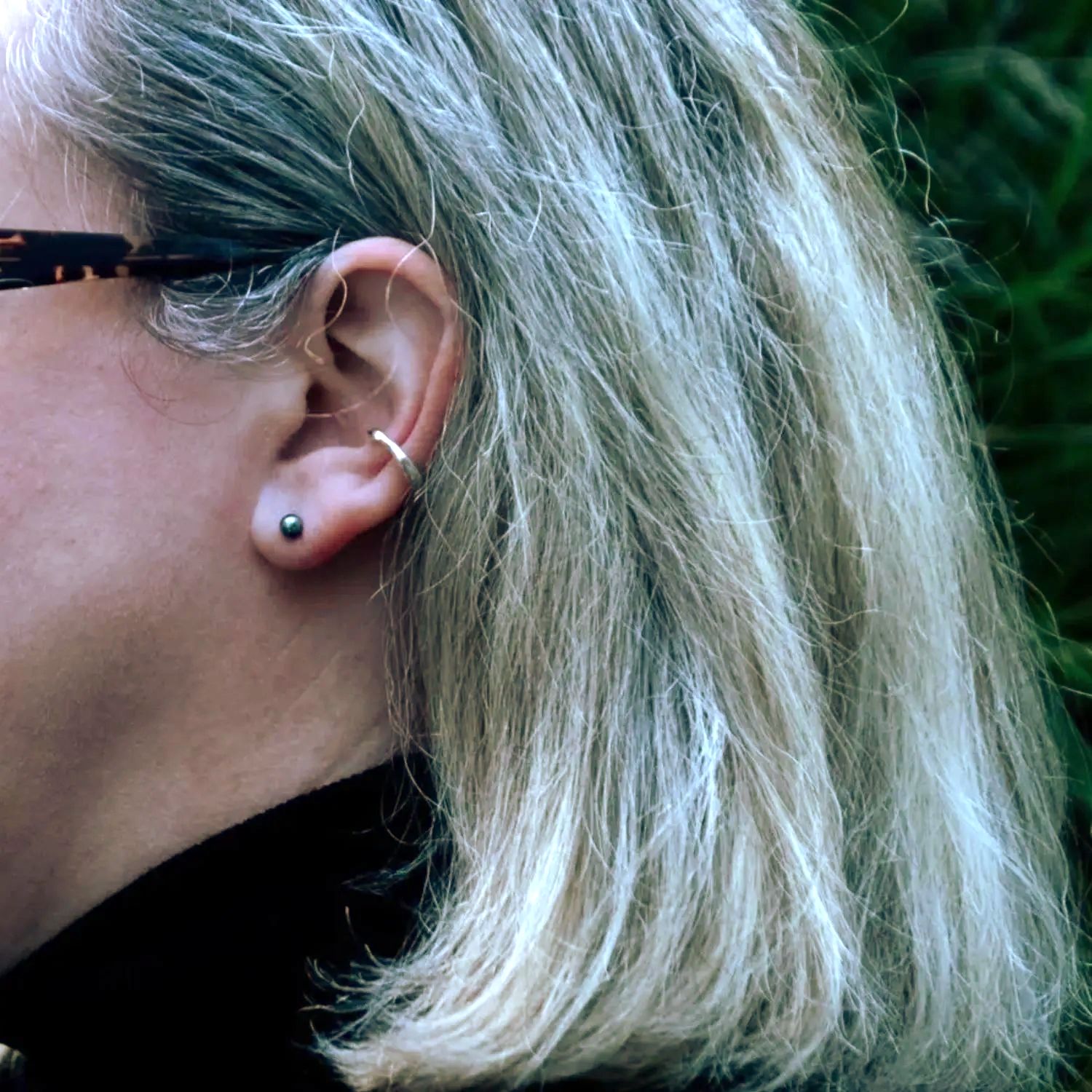 Pearl Dotty Freshwater Peacock Pearl Studs In Silver