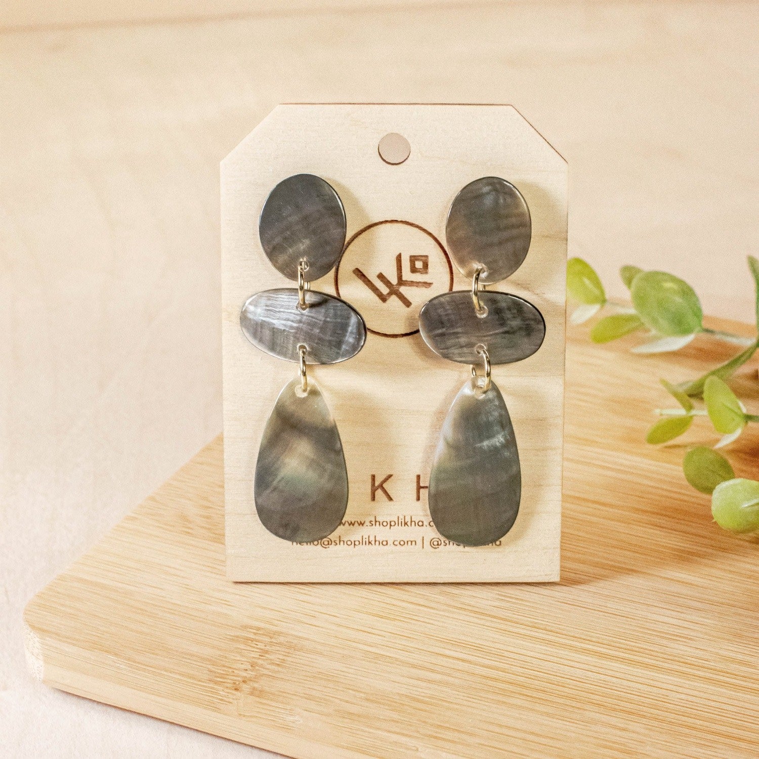 Black Raindrop Mother-Of-Pearl Earrings