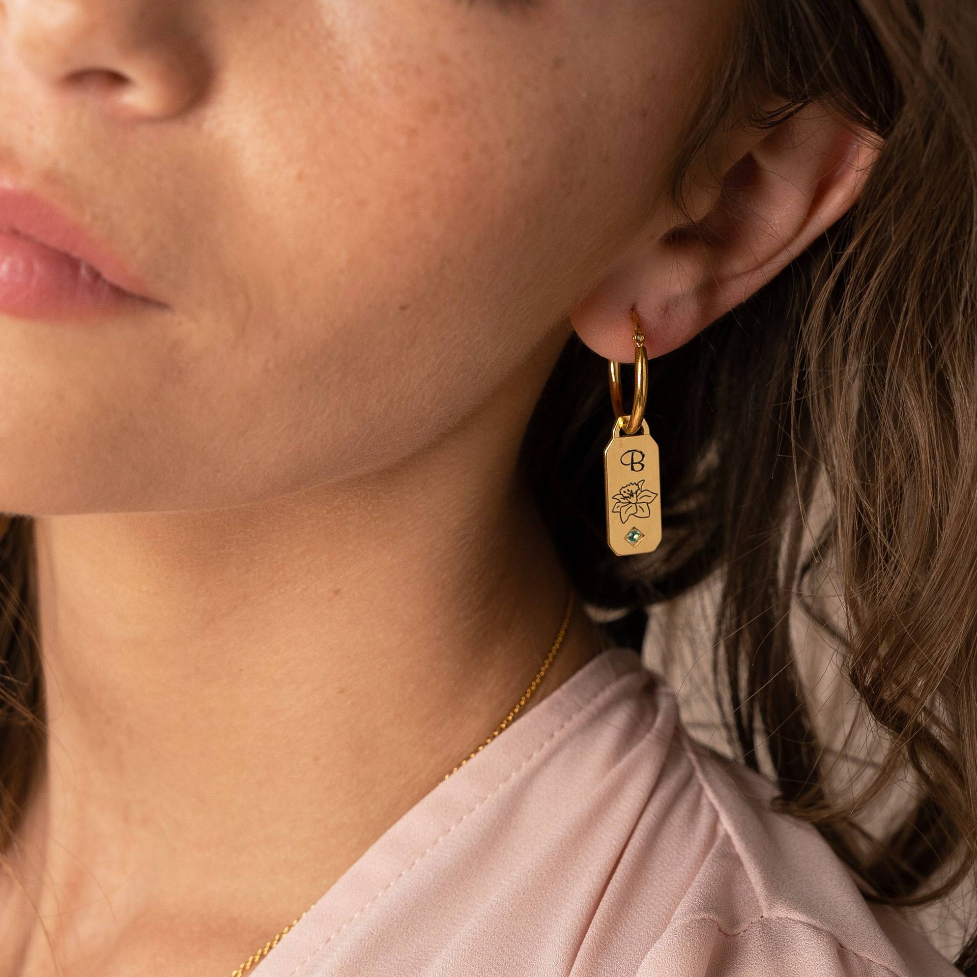Blooming Birth Flower Hoop Earrings with Birthstone in 18K Gold Vermeil