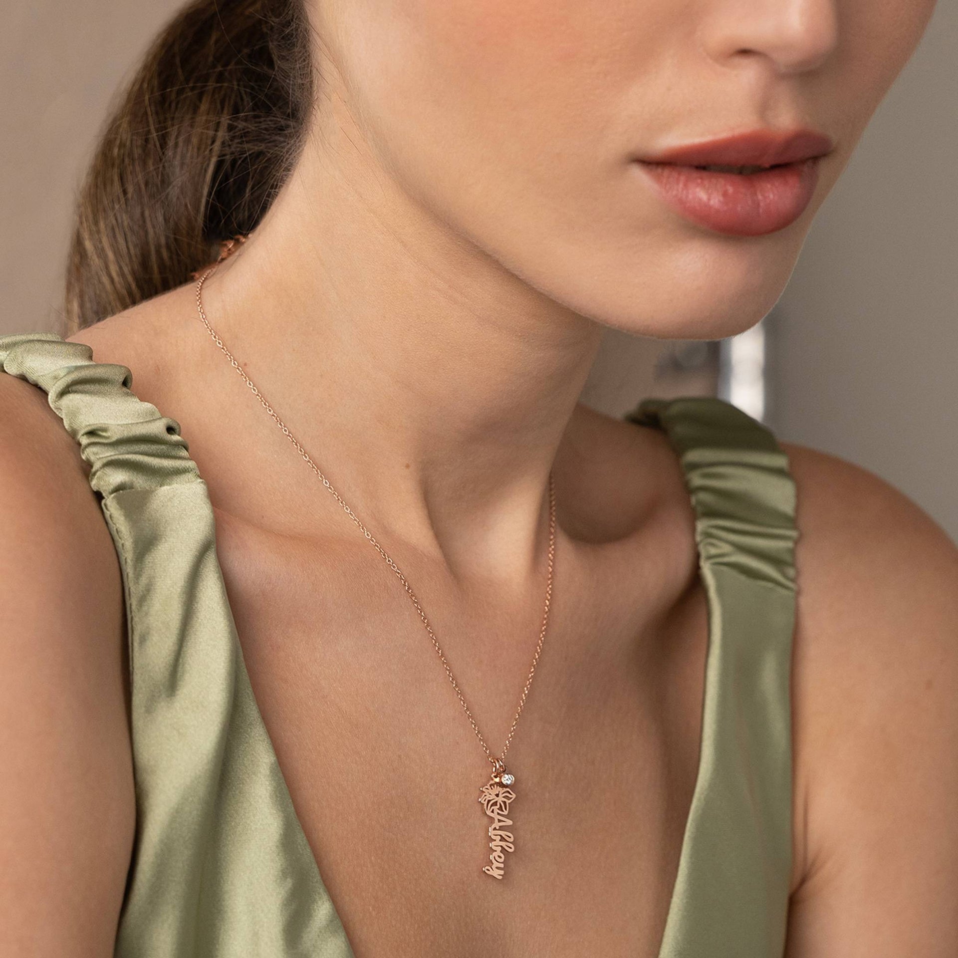 Blooming Birth Flower Name Necklace with Diamond in 18K Rose Gold Vermeil
