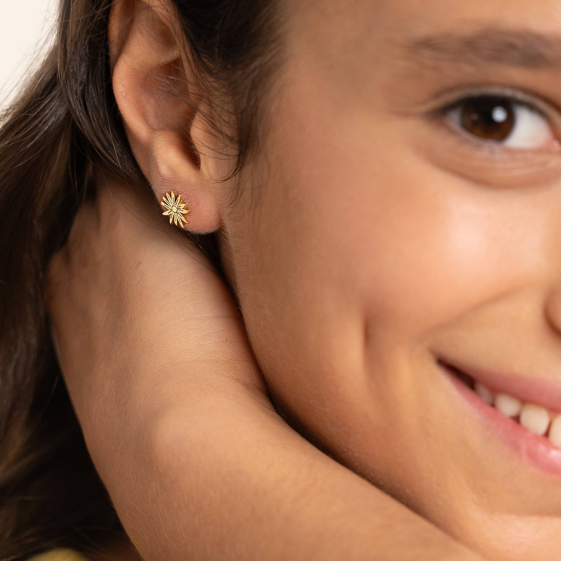 Blooming Birth Flower Stud Earrings in 18K Gold Vermeil
