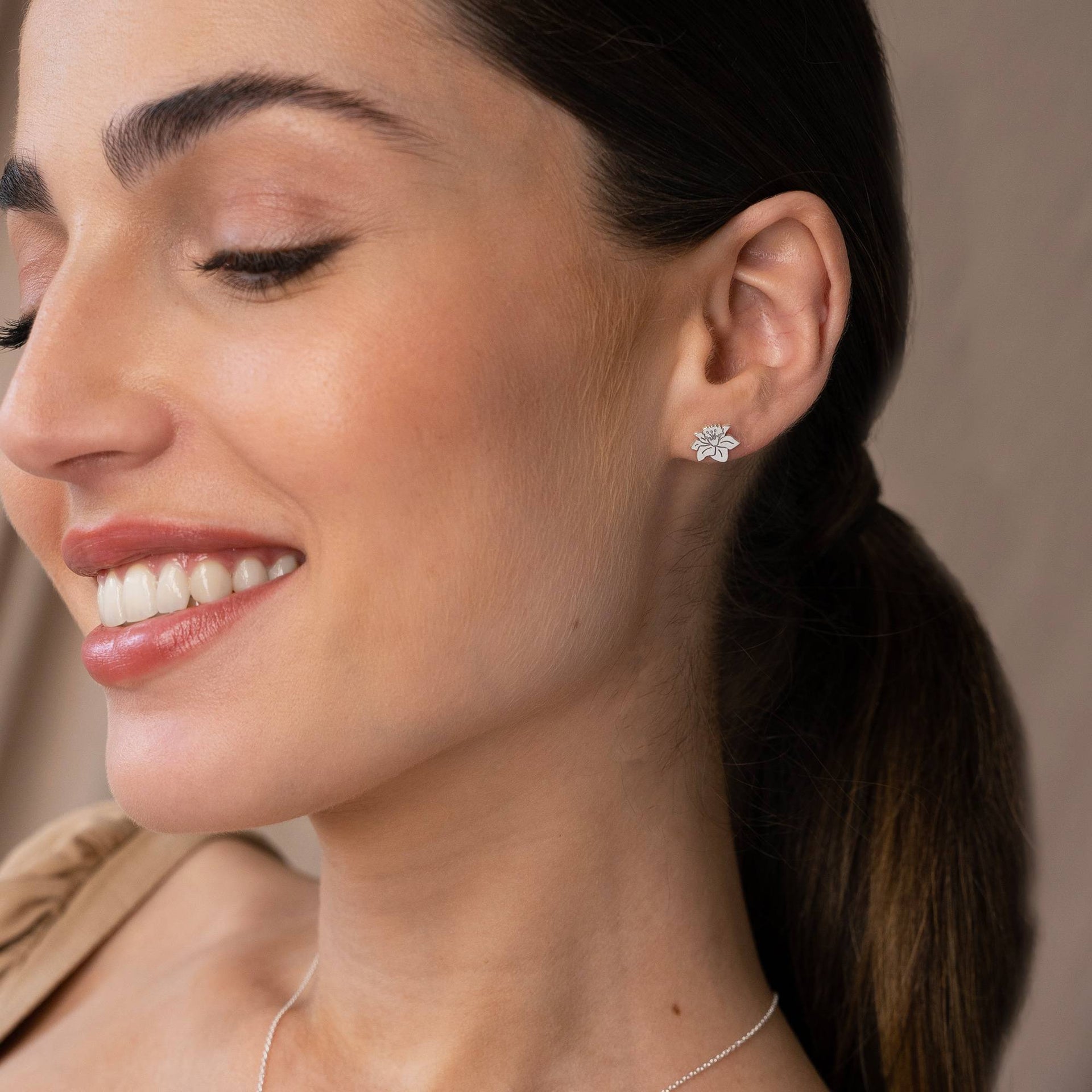 Blooming Birth Flower Stud Earrings in Stearling Silver