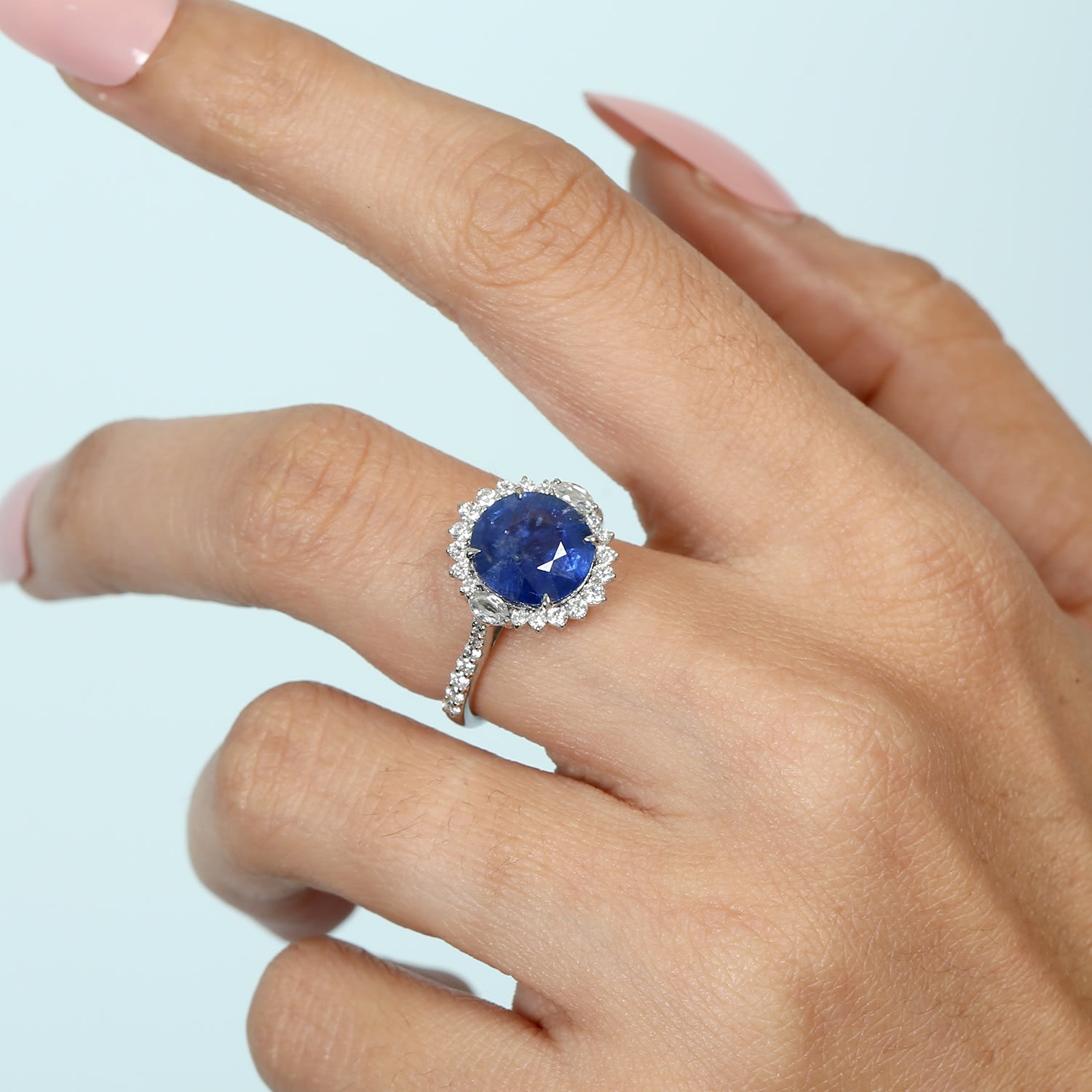 Blue Sapphire & Diamond Solitaire Ring In 18K White Gold