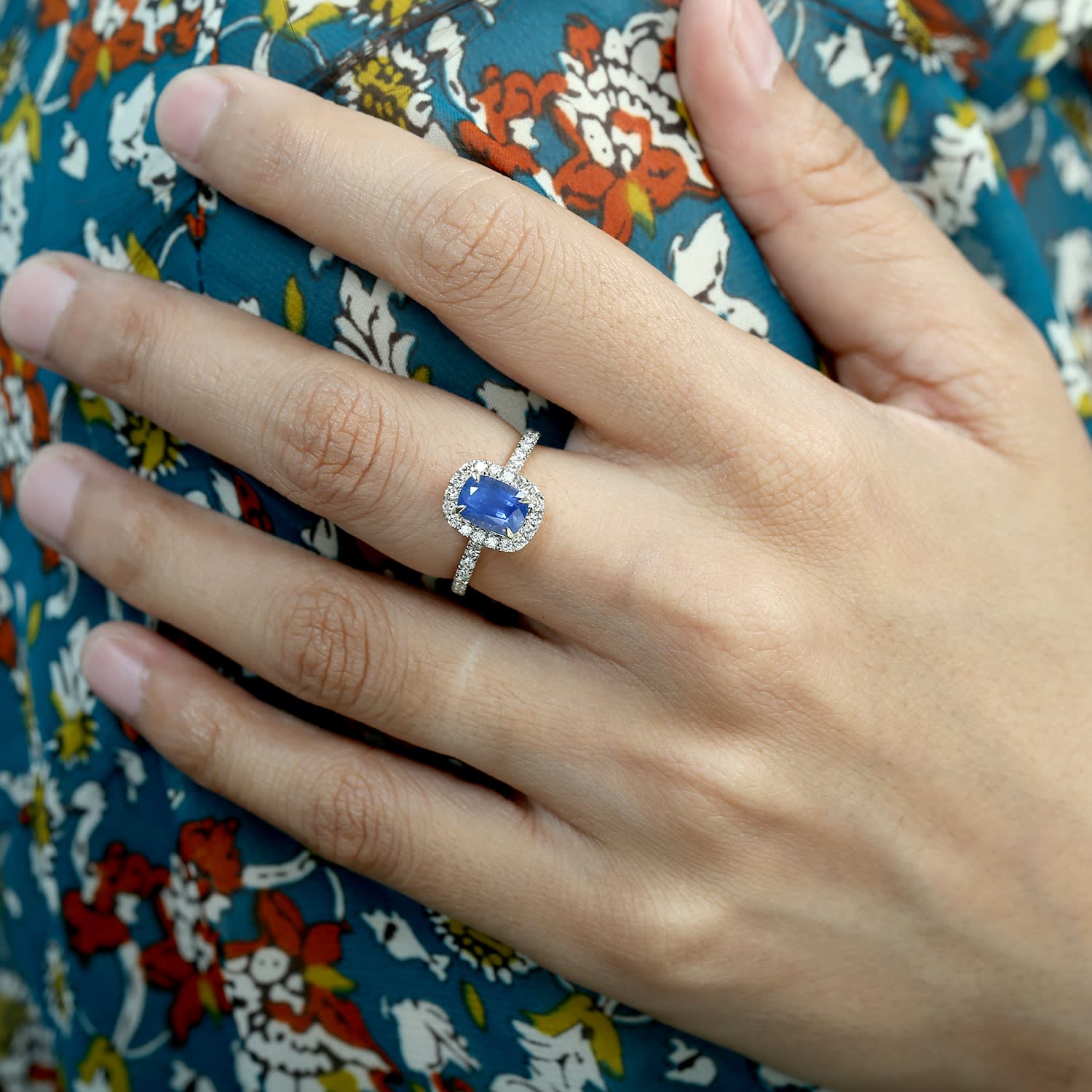 Blue Sapphire Gemstone Pave Diamond Cocktail Ring In Gold