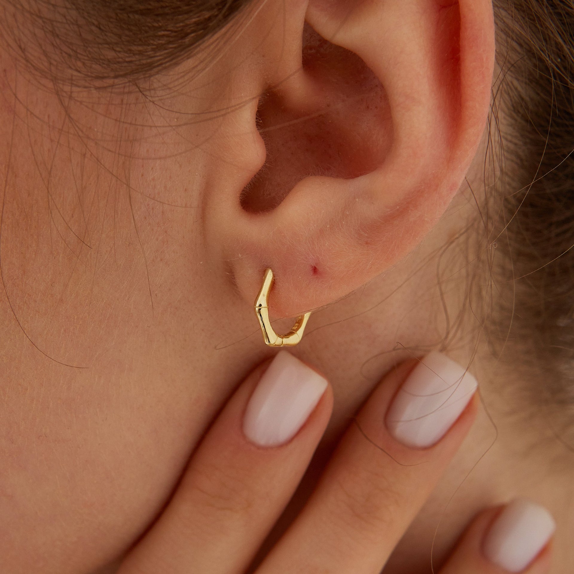 Bone Shape Hexagonal Huggie Hoop Earring In Sterling Silver - Gold