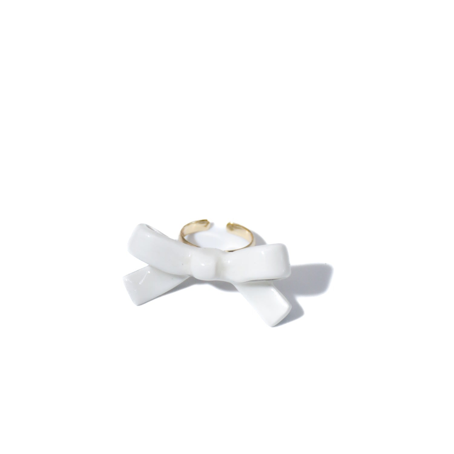 Bowtie Maniac Small Ribbon Ceramic Bowtie Gold Plated Brass Ring