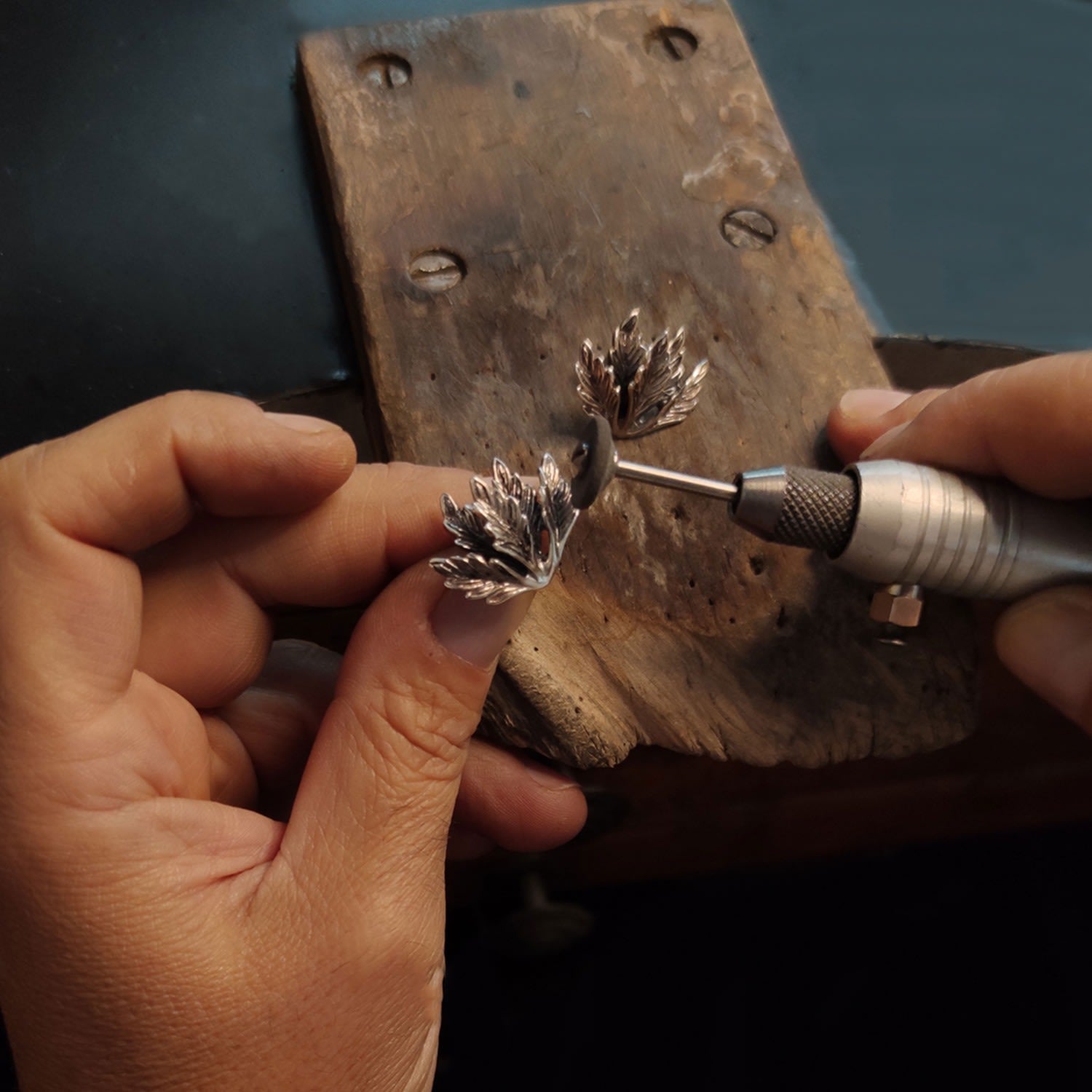 Bangle With Leaves In Sterling Silver