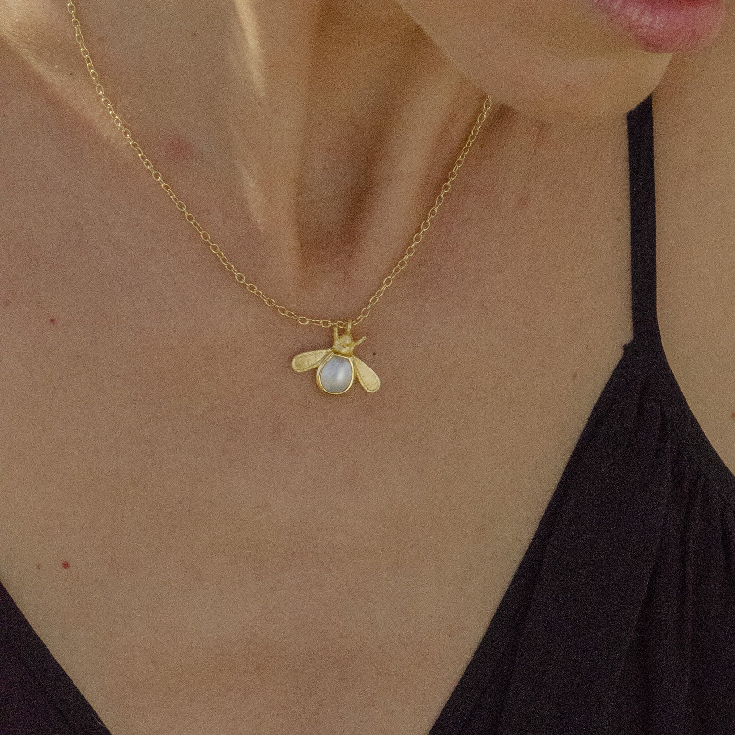 Bumble Necklace In Pearl