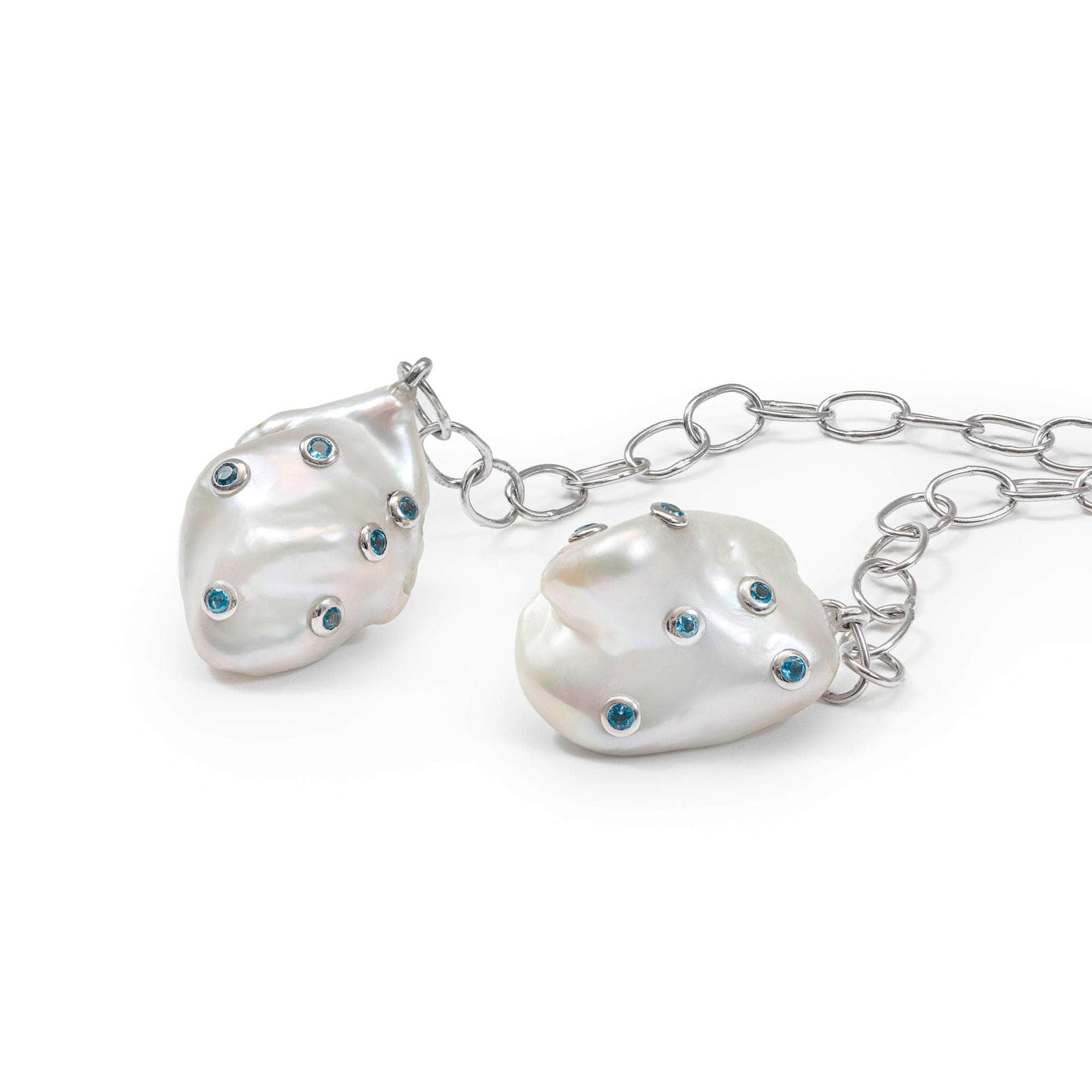Cadena Baroque Pearl & London Blue Topaz Necklace