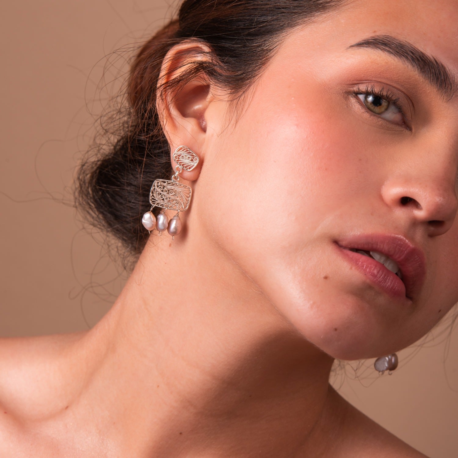 Candelita Three Pearl Golden Earrings