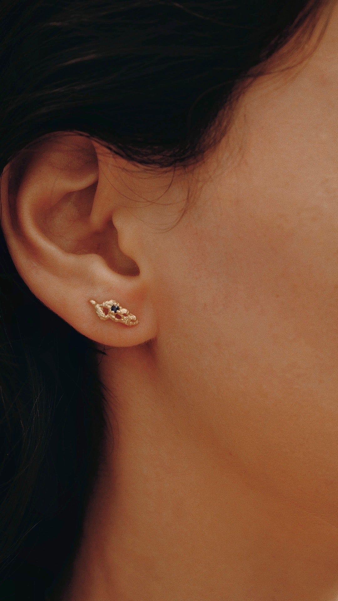 the central park shrubs stud earrings 14K fairmined gold with with blue sapphires