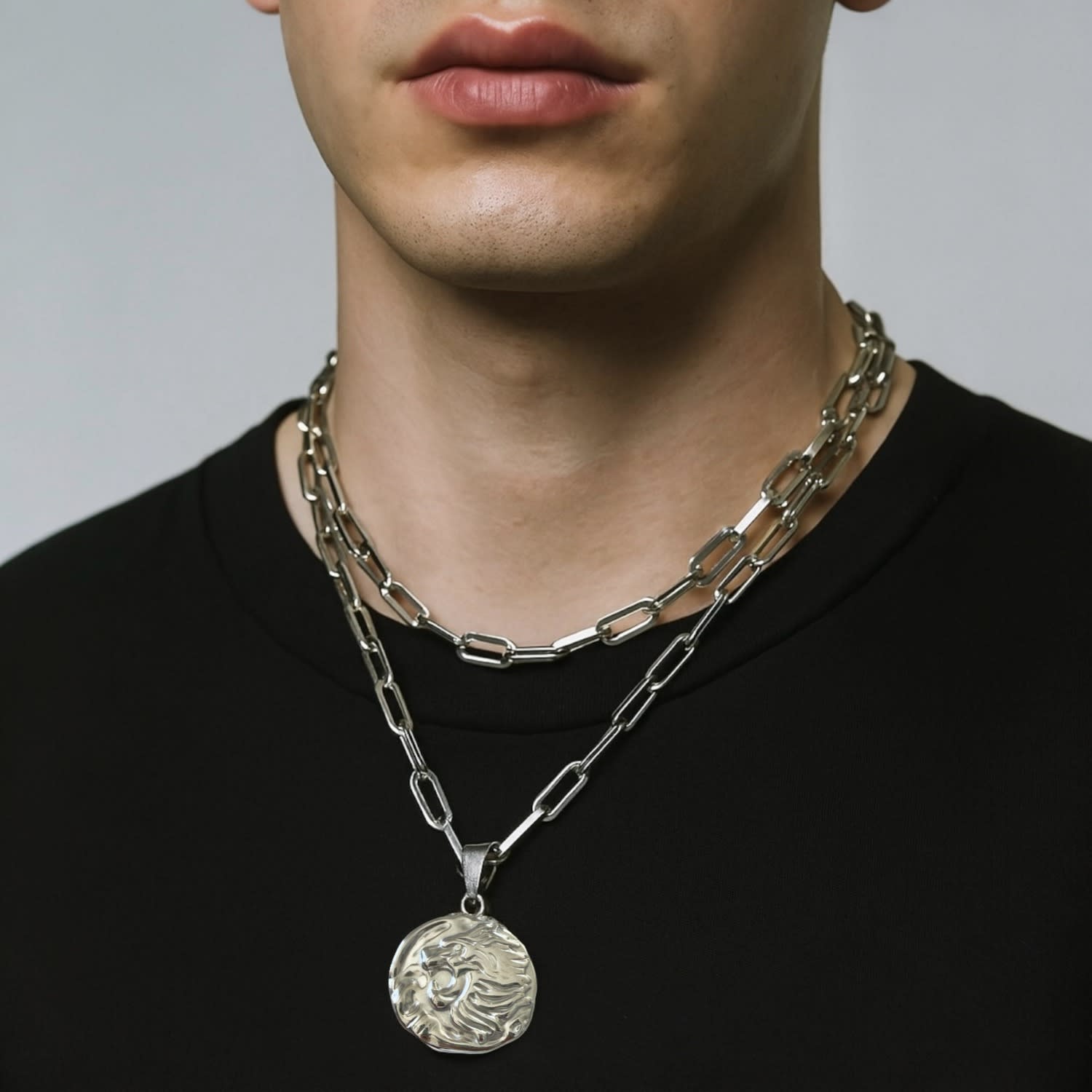 Cersei Amulet Necklace White Gold