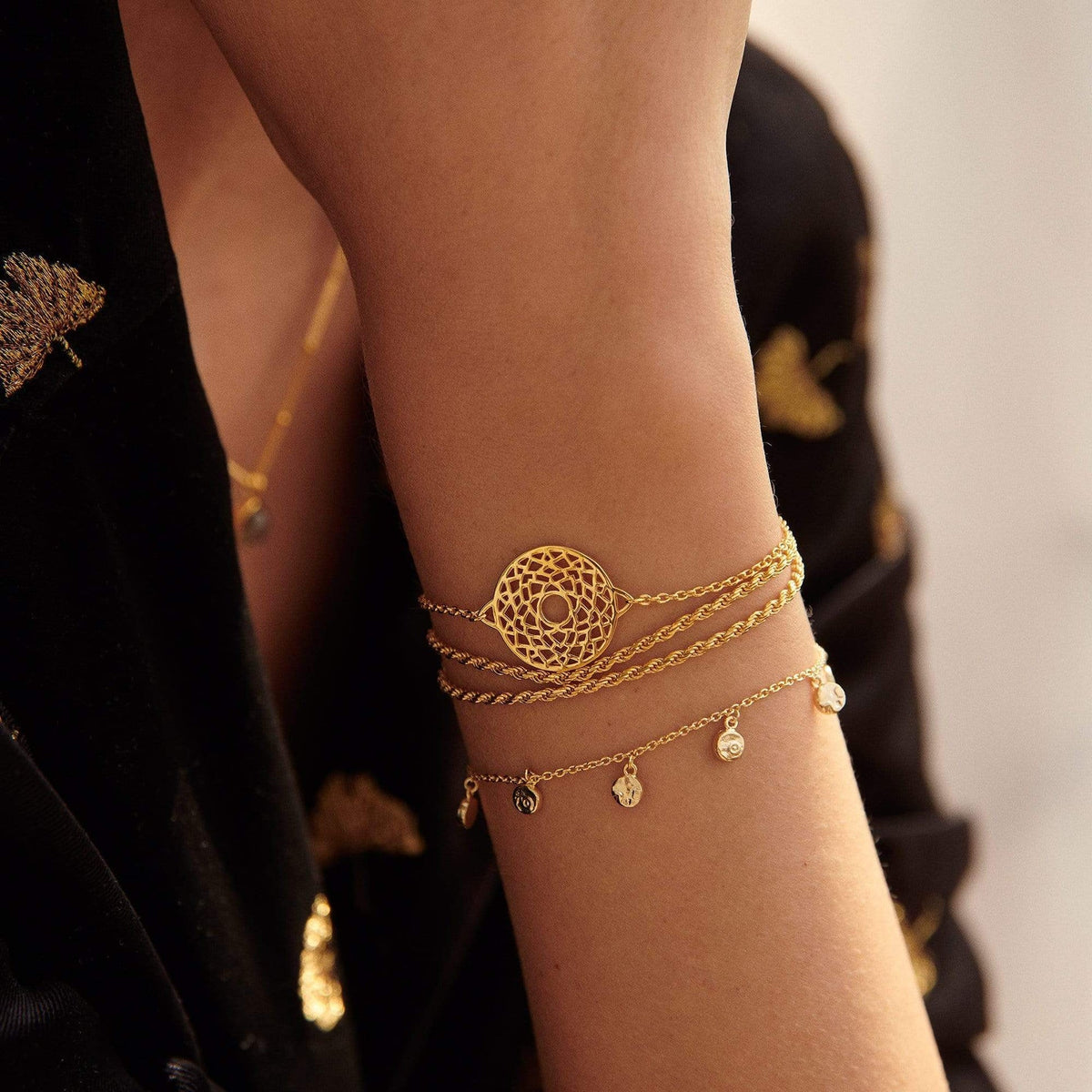 chakra-bracelet-18ct-gold-plated-daisy-london