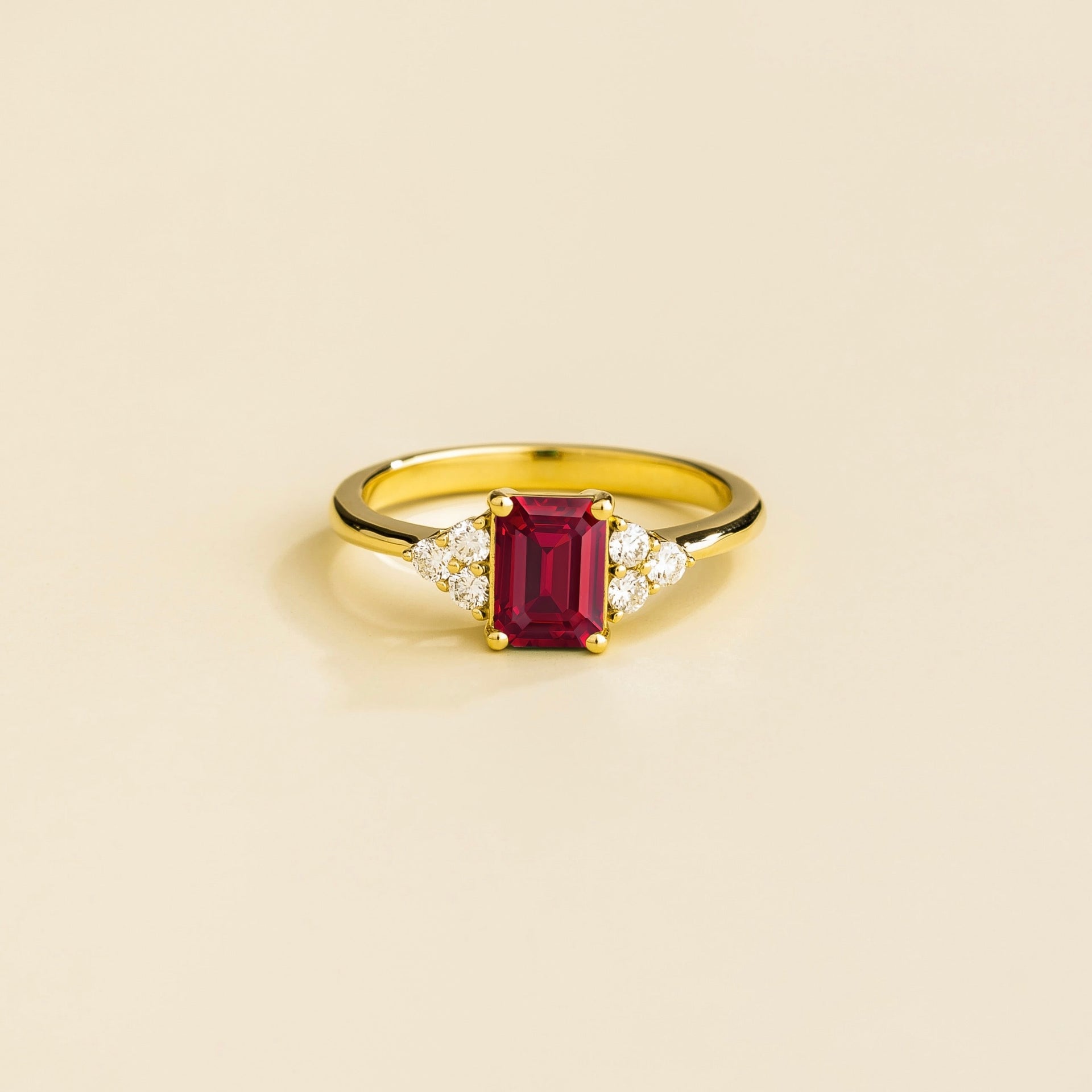 Chateau Gold Ring Ruby & Diamonds