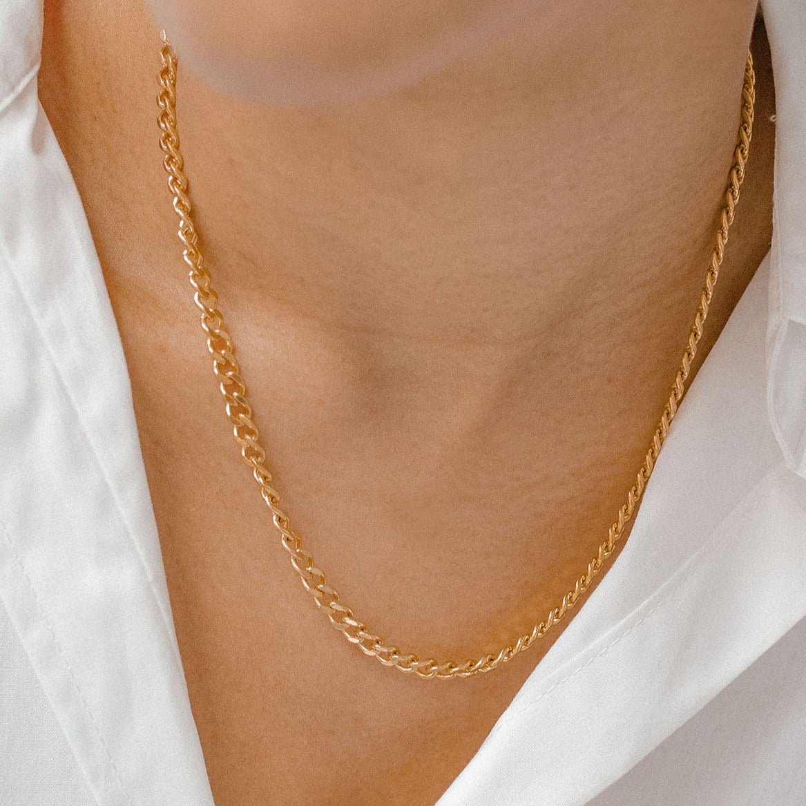 Chunky Curb Chain Necklace Gold