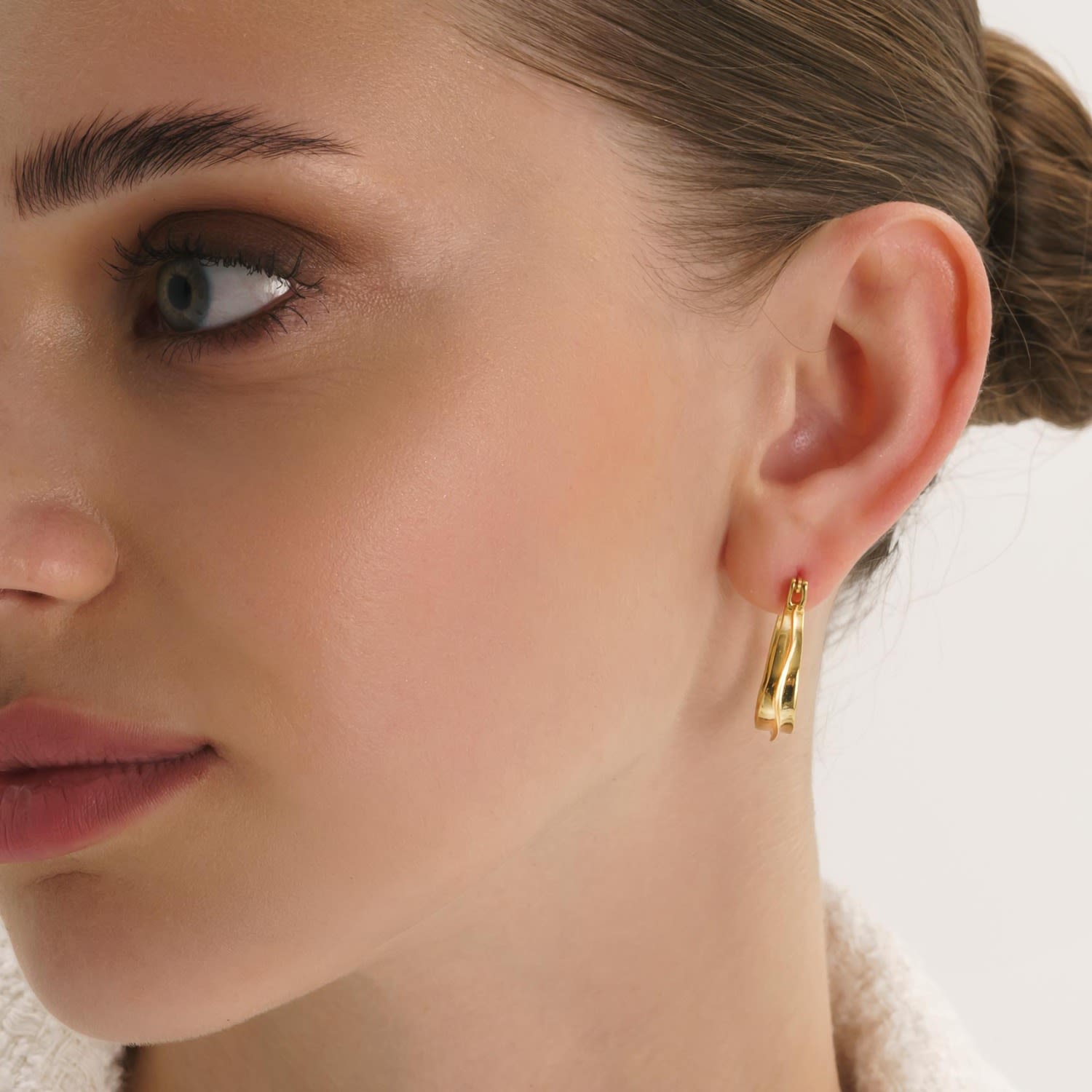 Chunky Gold Oval Hoop Earrings