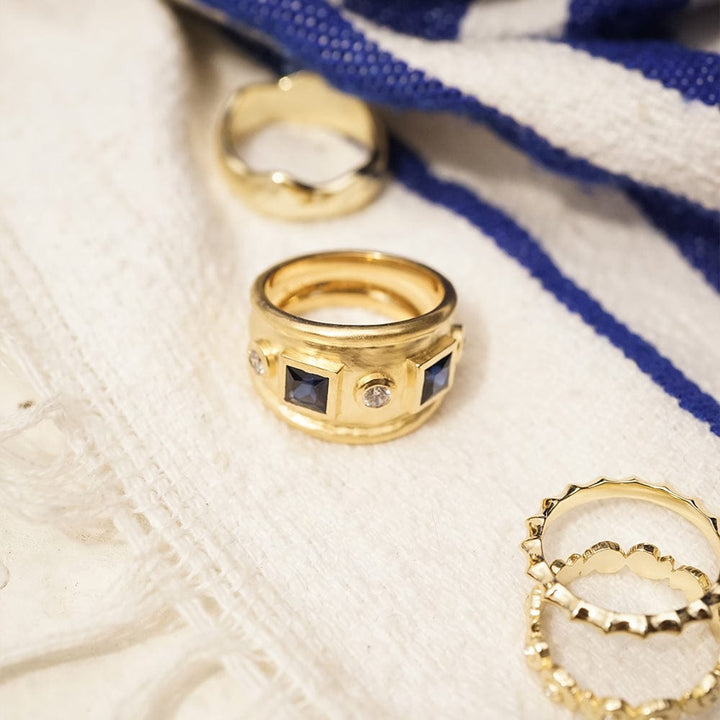 chunky-stone-textured-ring-18ct-gold-plated-daisy-london