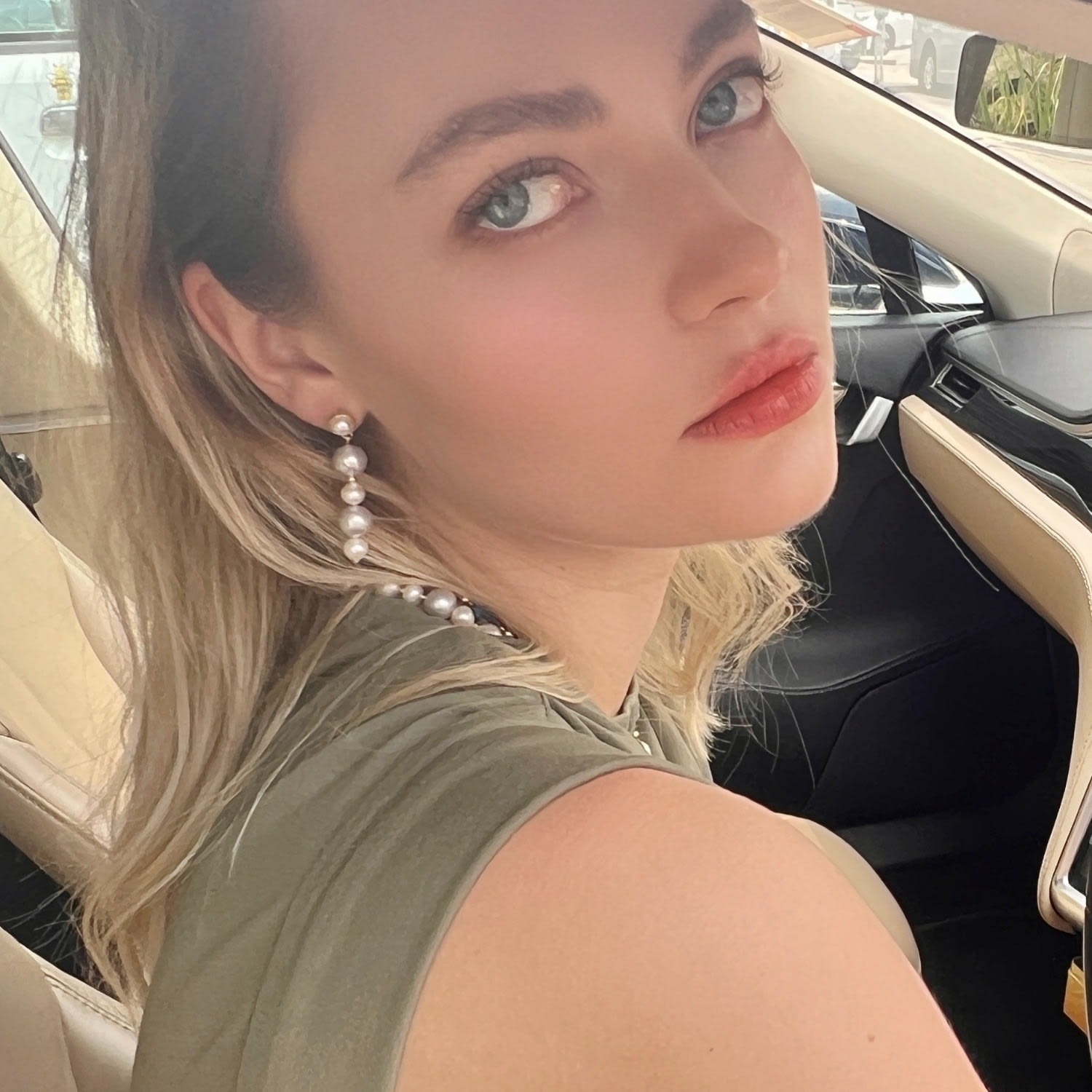 Classic White And Gray Natural Freshwater Pearls Stud Earrings