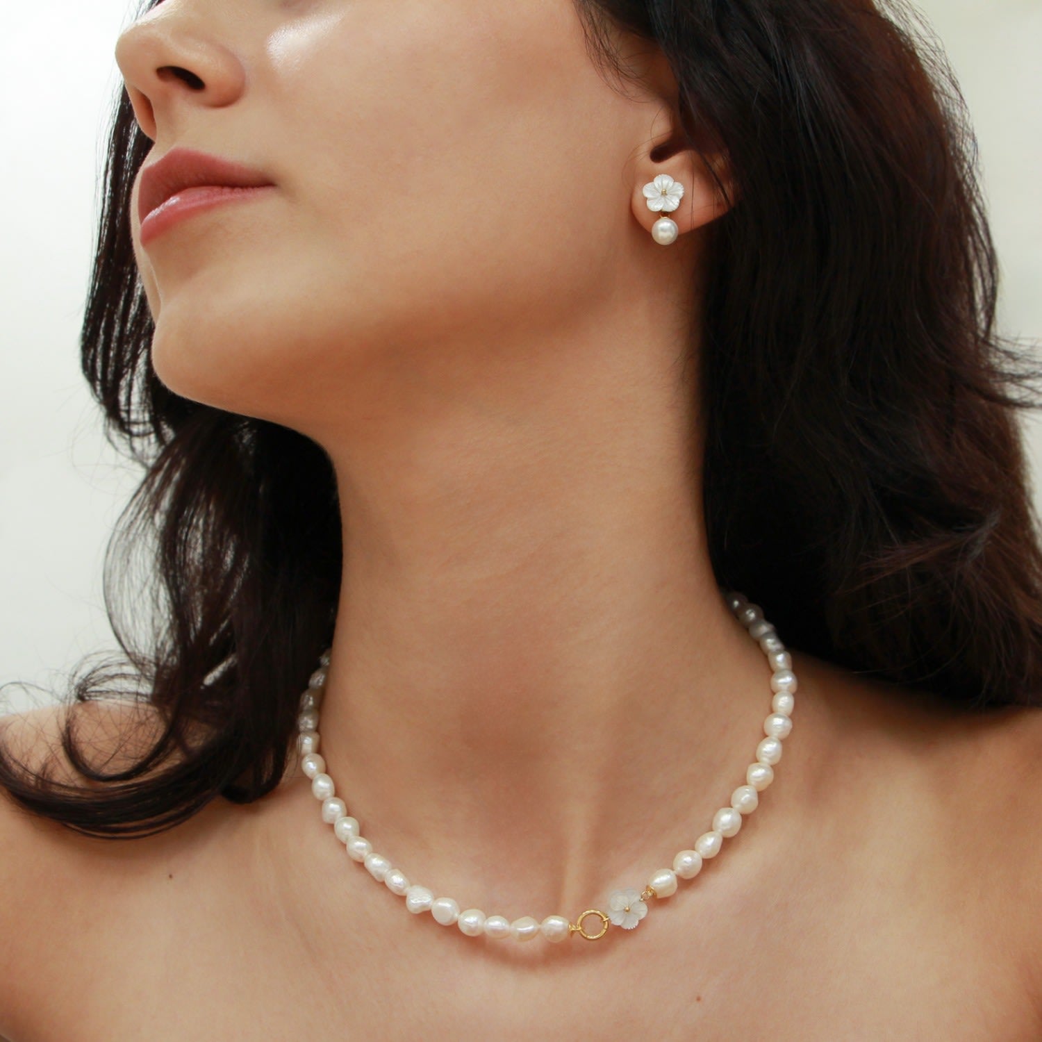 Cleito Necklace - White