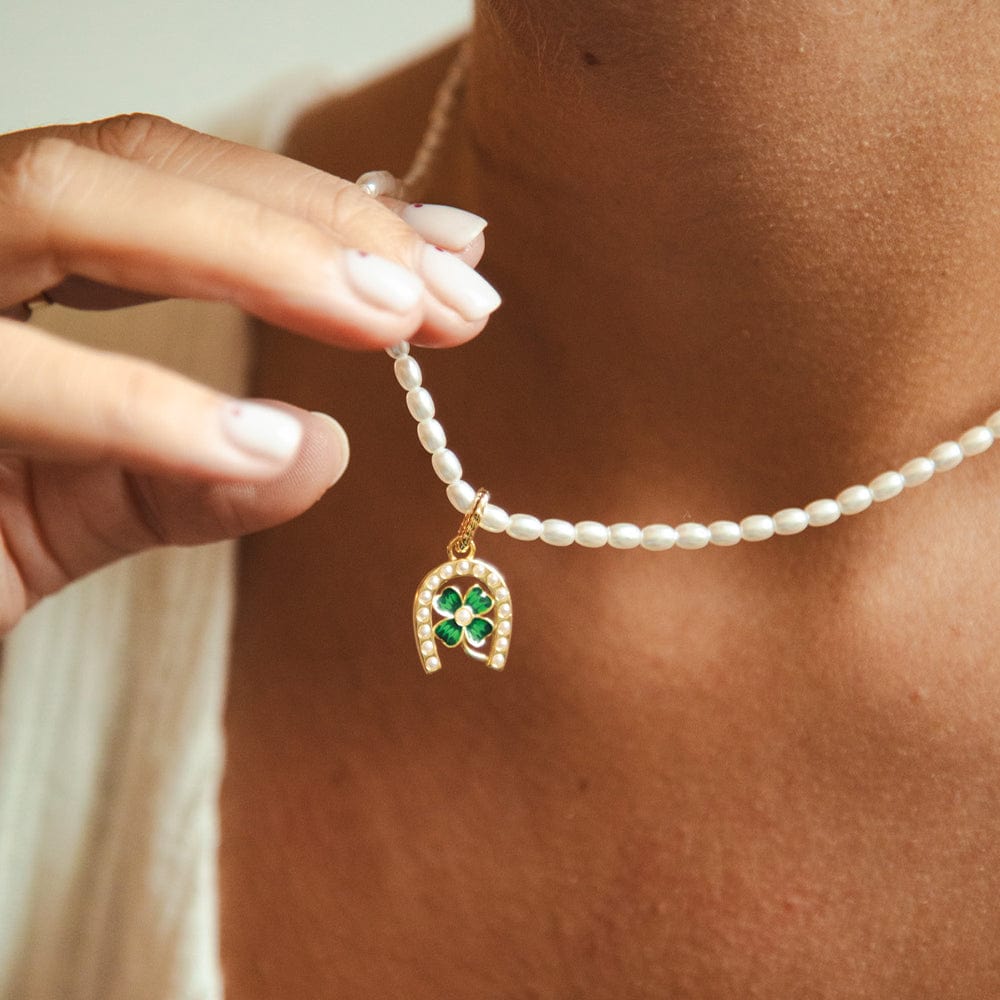 shrimps-clover-charm-pearl-necklace-18ct-gold-plated-daisy-london