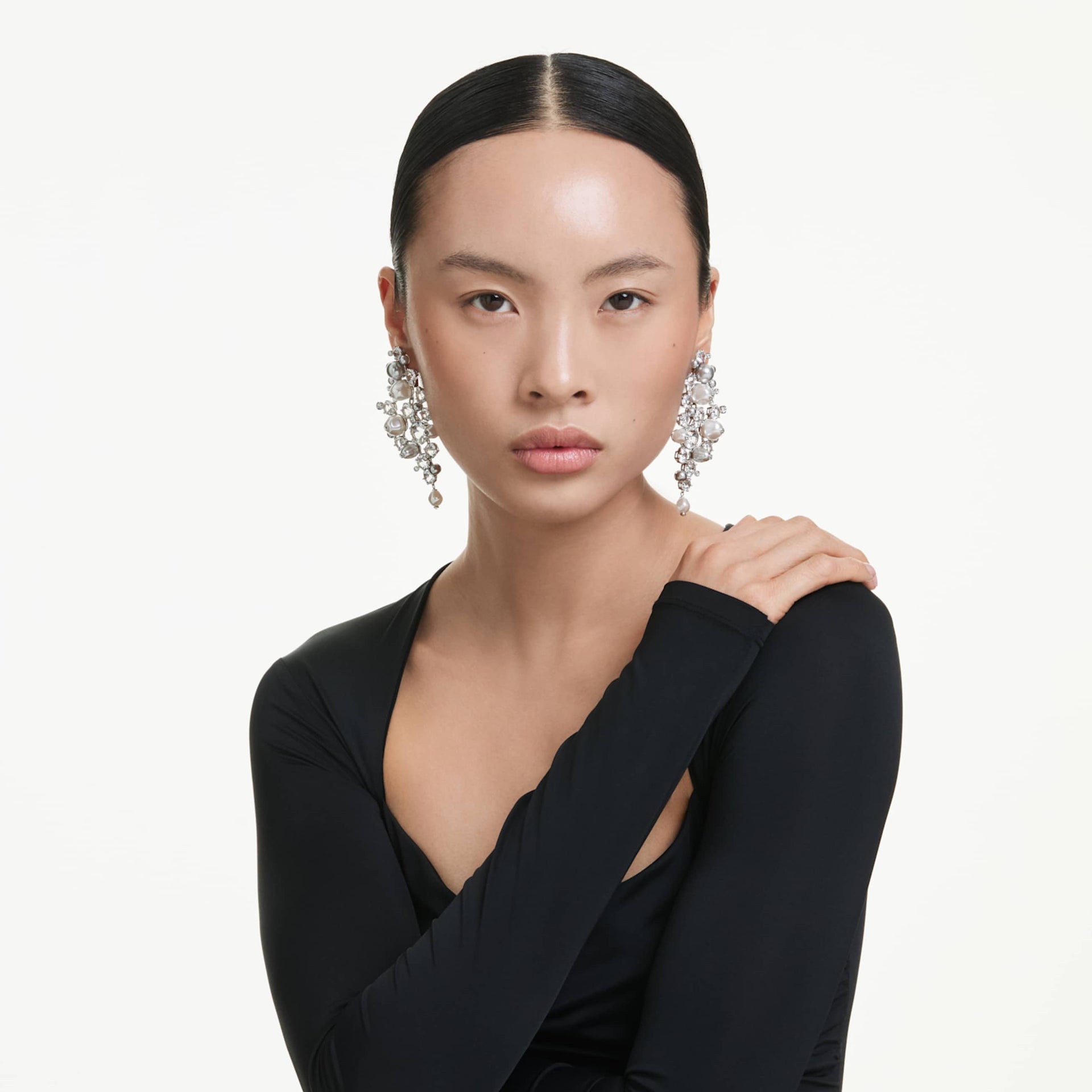 CONSTELLA EARRINGS CRYSTAL PEARL ROUND CUT WHITE RHODIUM PLATED