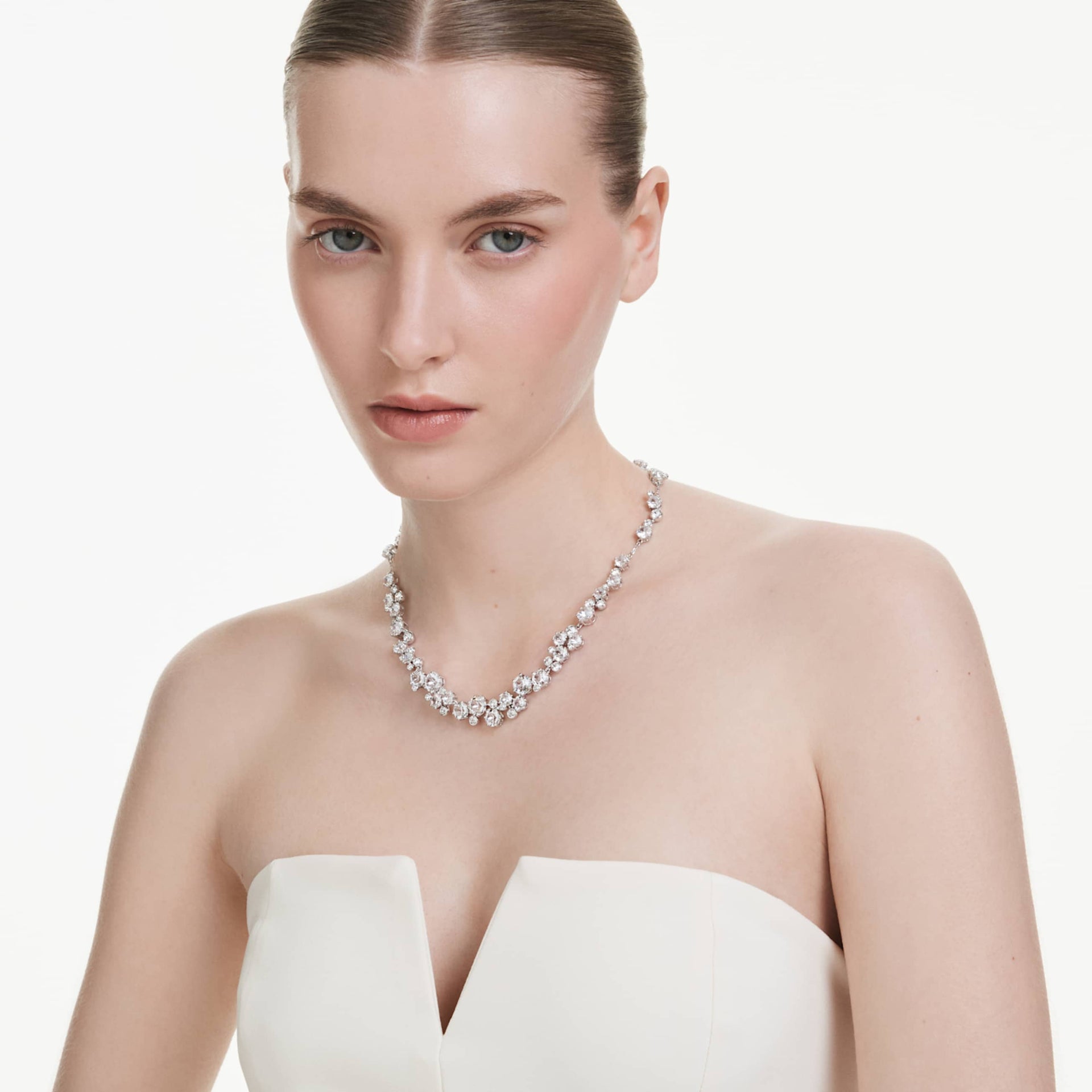 CONSTELLA NECKLACE ROUND CUT WHITE RHODIUM PLATED