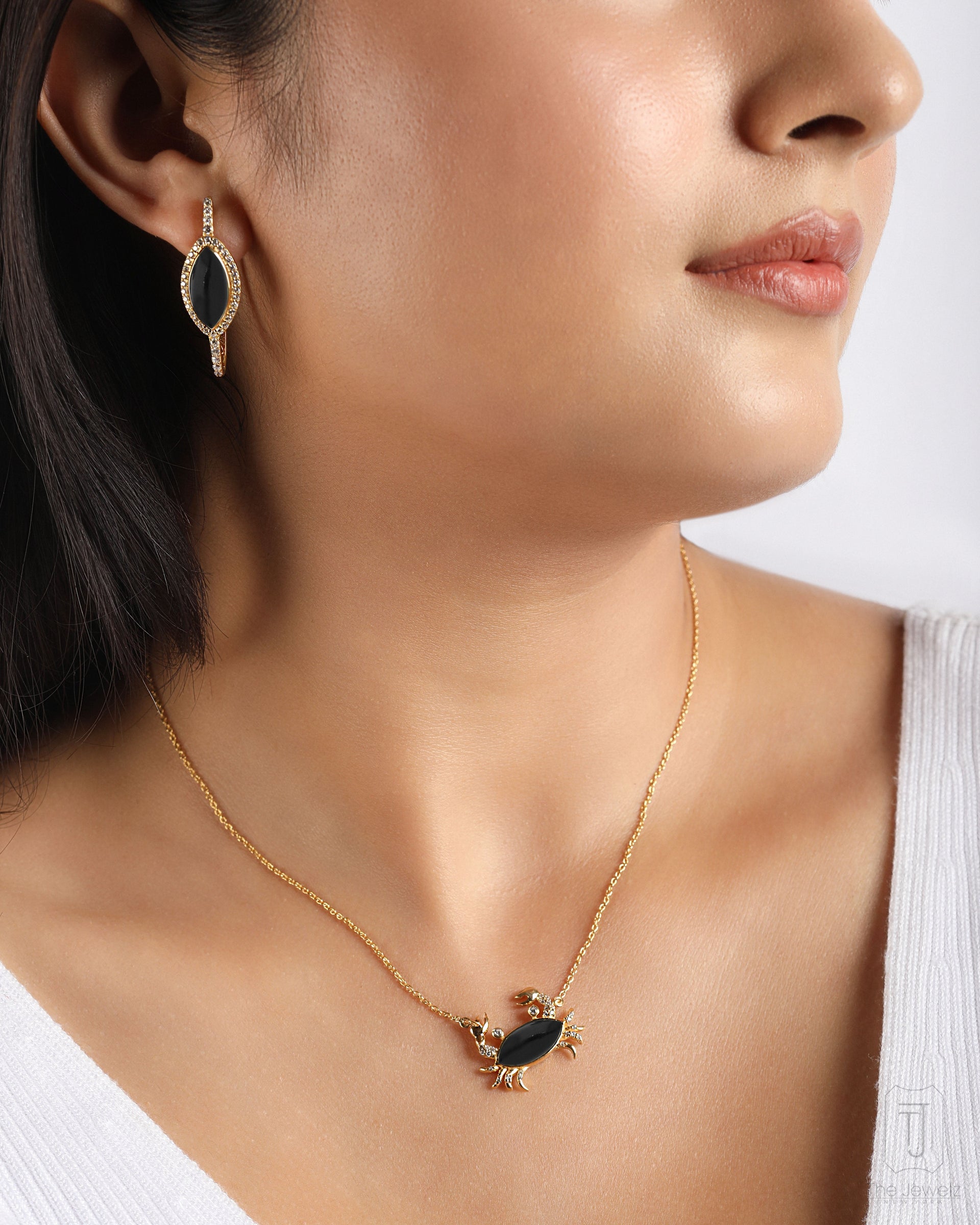 Crab Flow – Black Onyx Pendant Necklace For Women