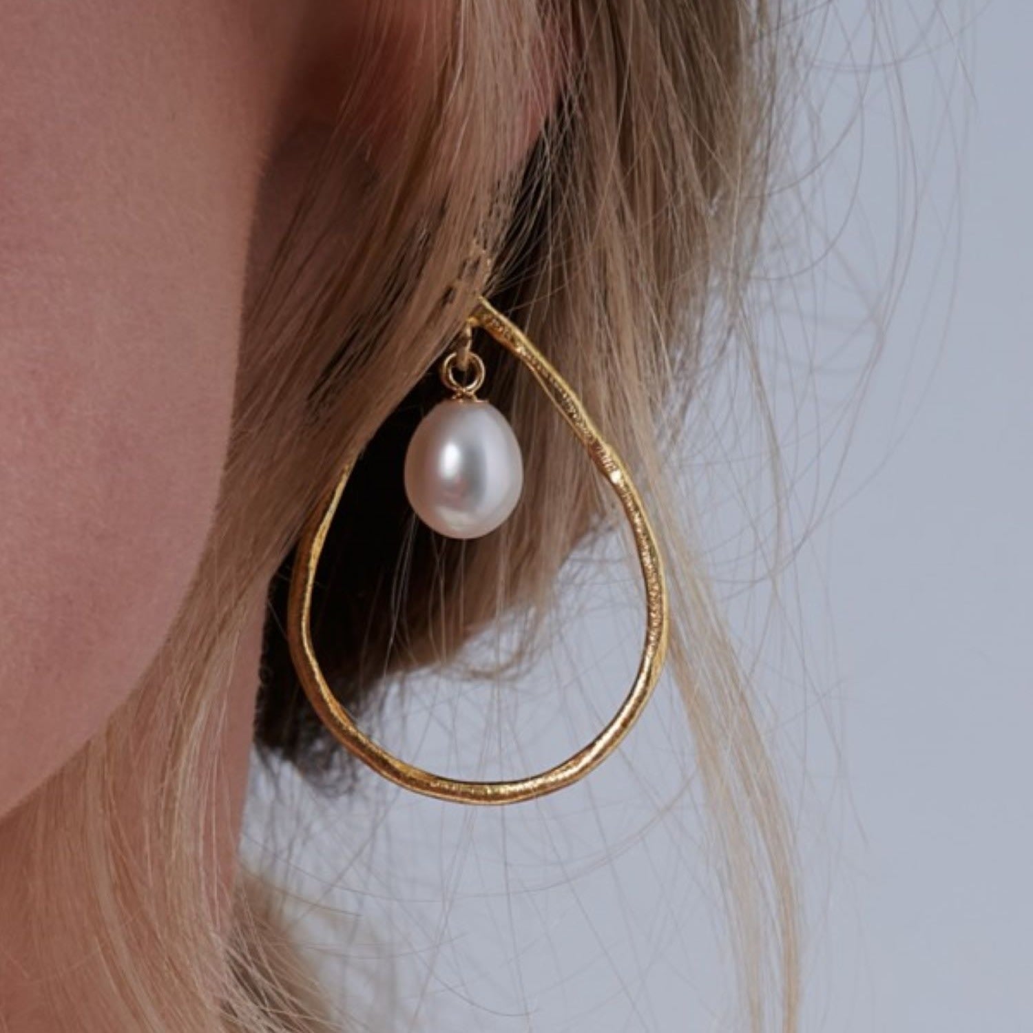 Credo Brushed Gold Vermeil & Pearls Drop Earrings
