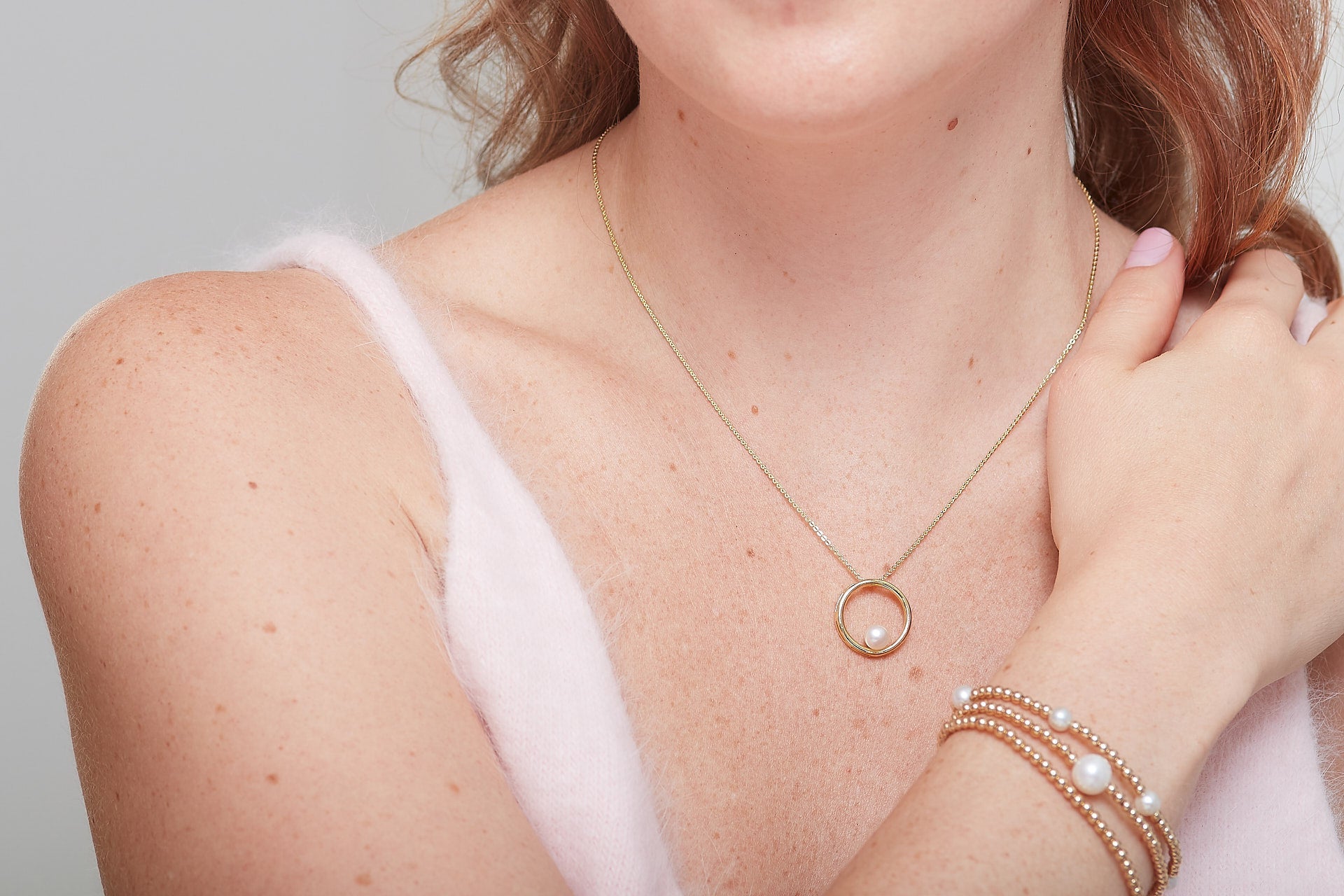 Credo Gold Circle Pendant With Cultured Freshwater Pearl