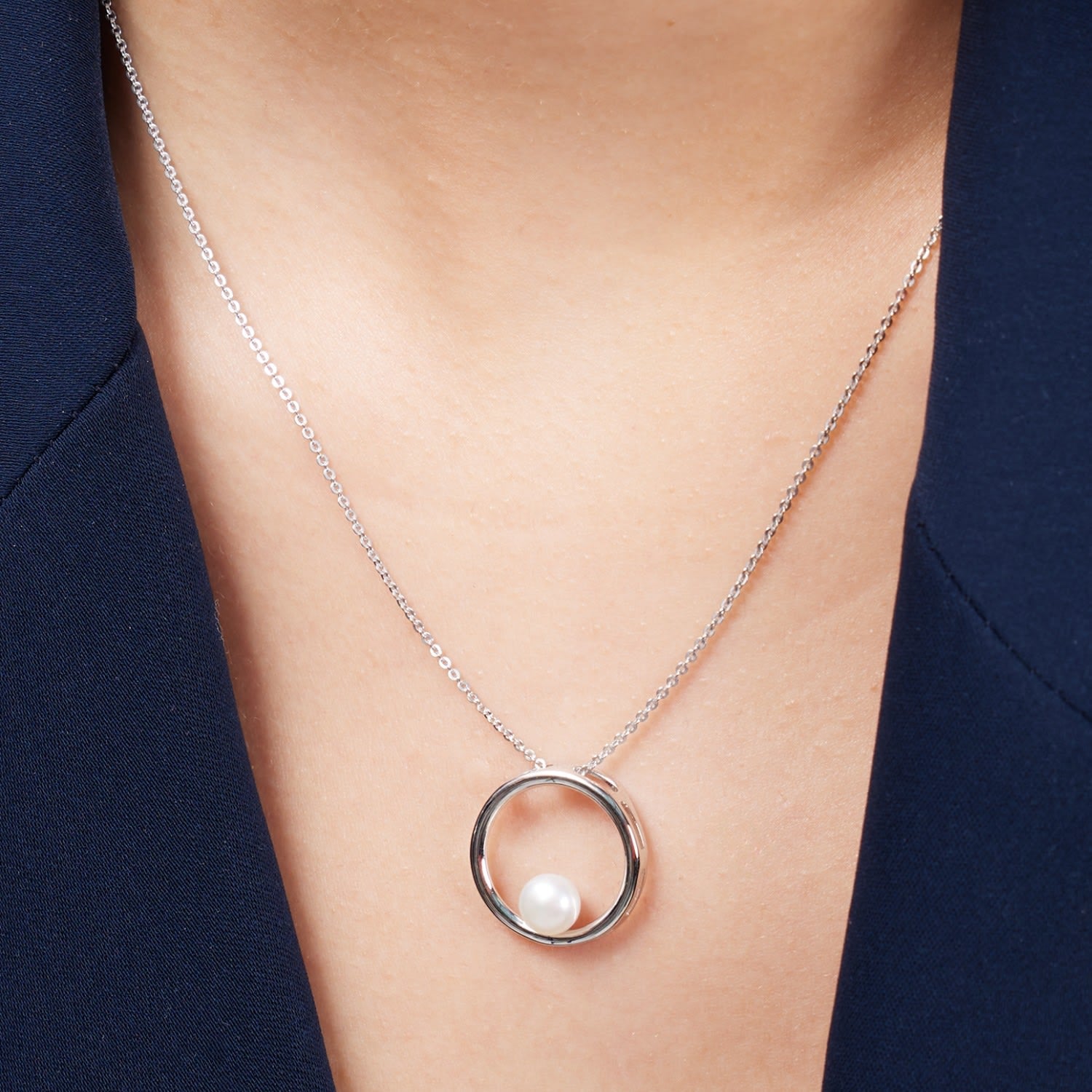 Credo Silver Circle Pendant With Cultured Freshwater Pearl