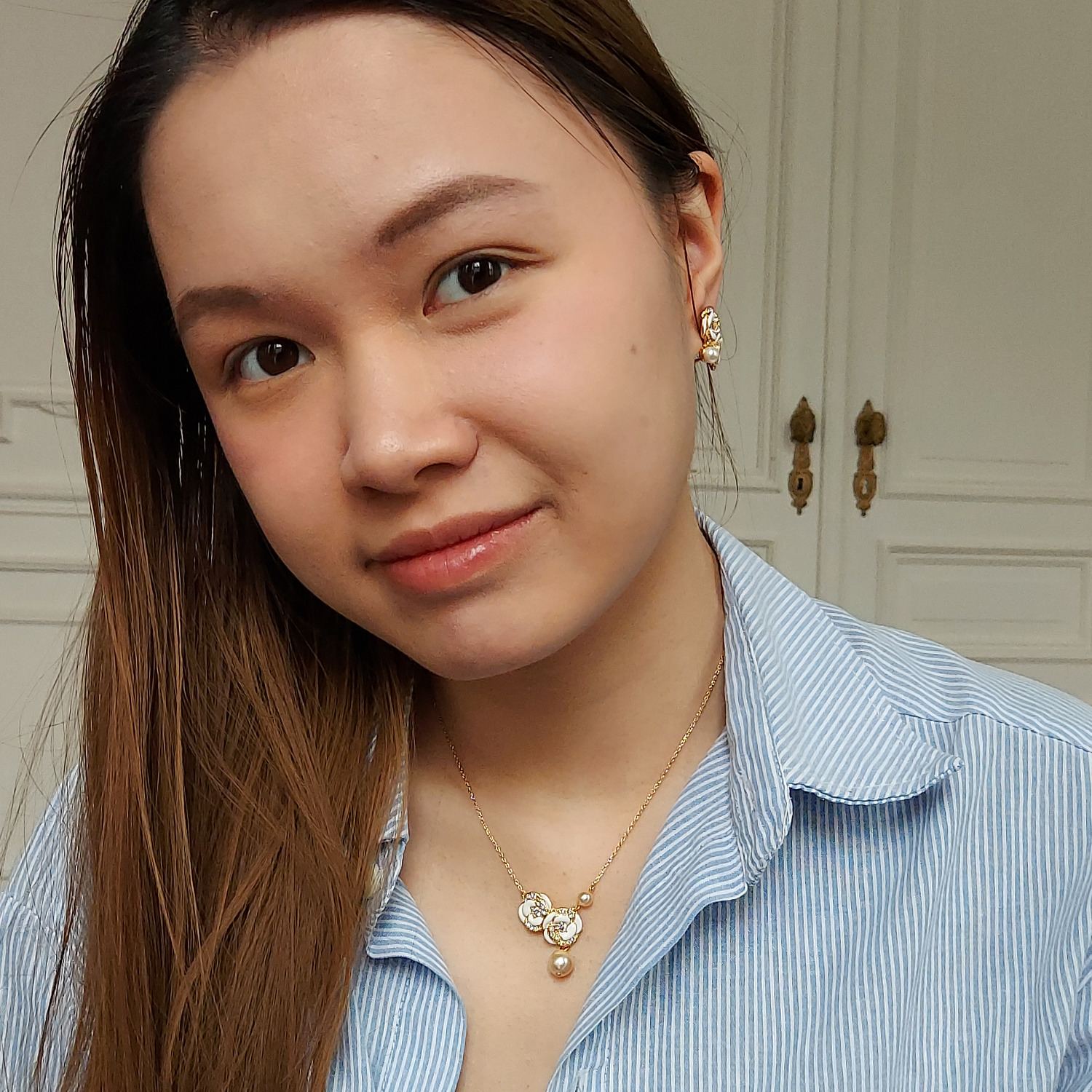 Crystal & Pearls Gold Flower Necklace, Series Blanc Camelia