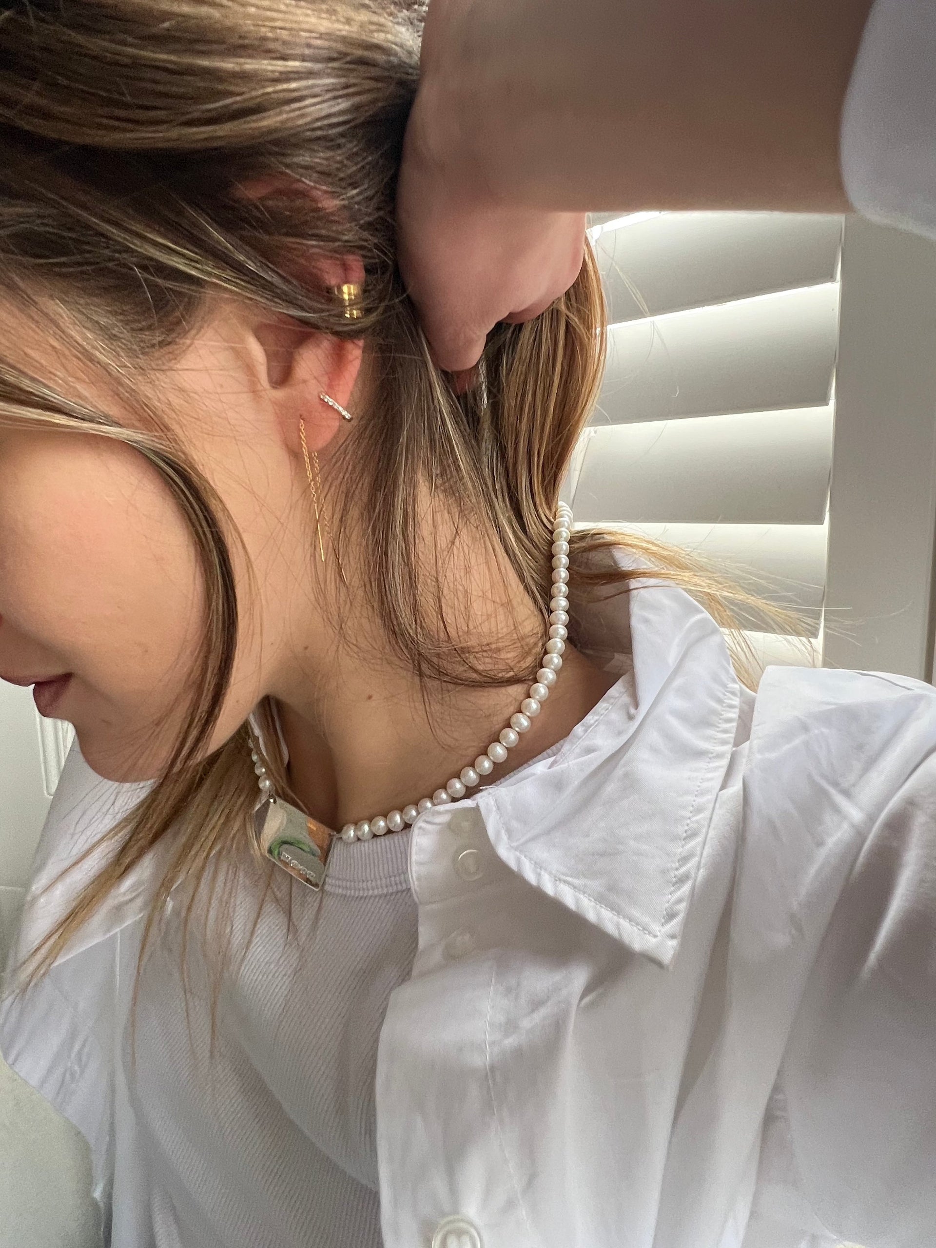 Curve Gold Huggie Earrings
