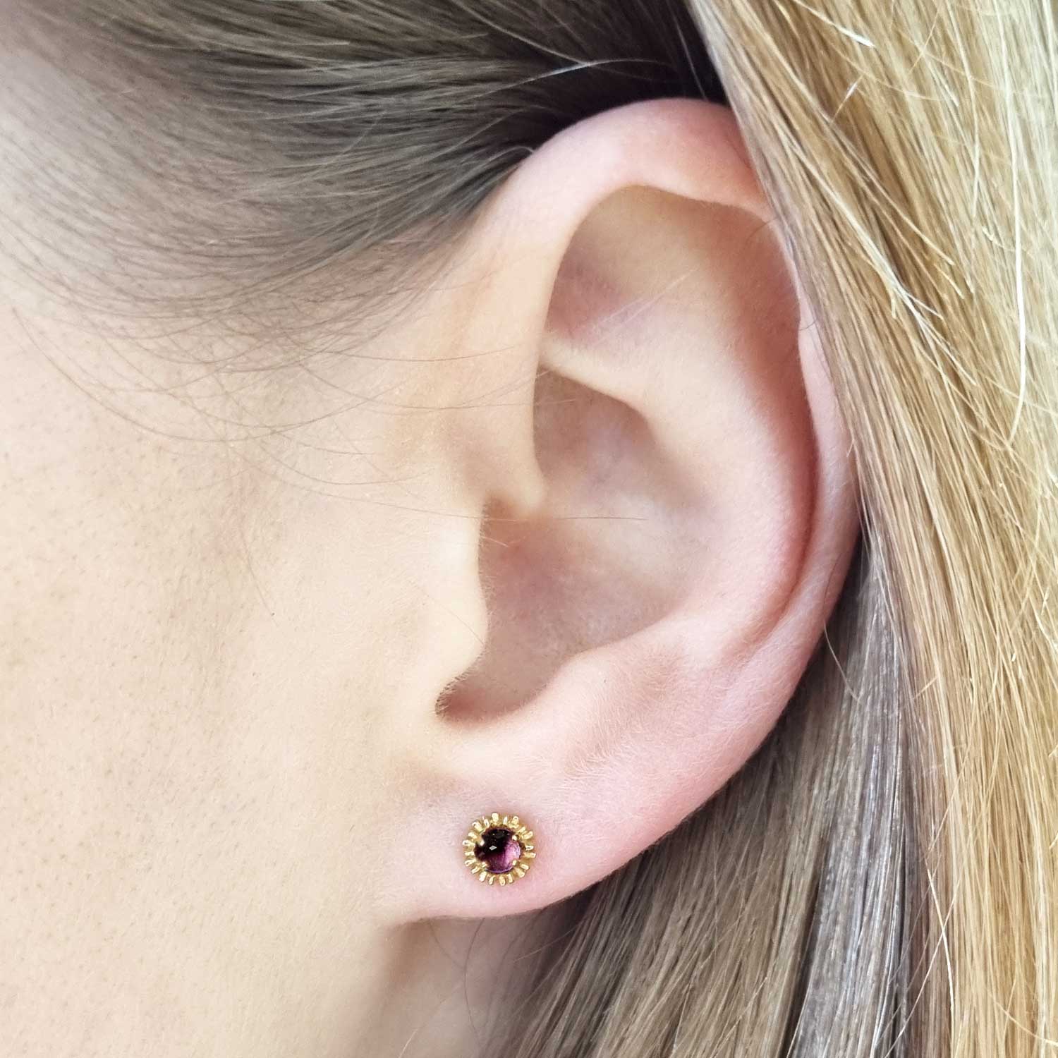 Dahlia Bud Amethyst Earrings – Gold