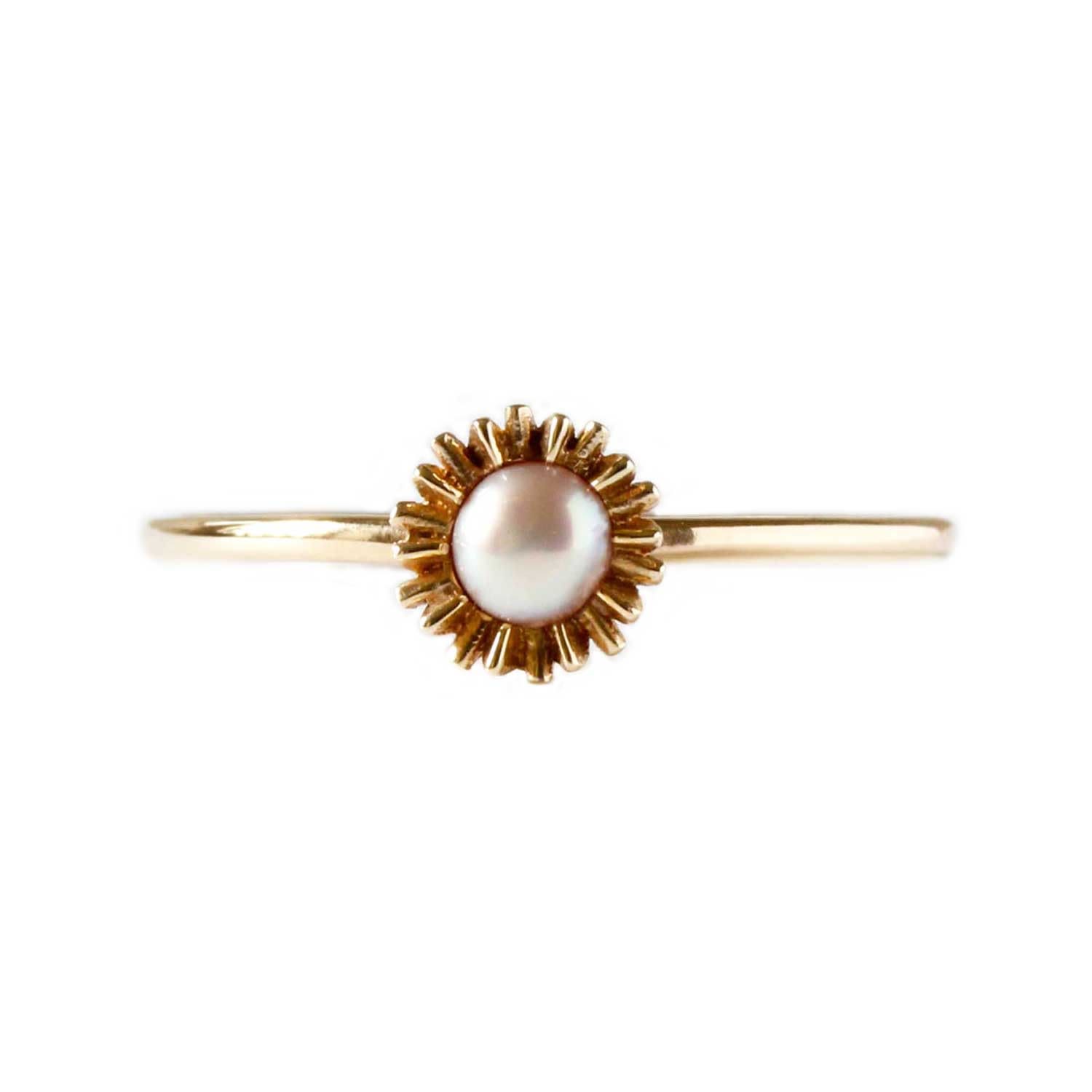 Dahlia Bud Freshwater Pearl Ring - Gold
