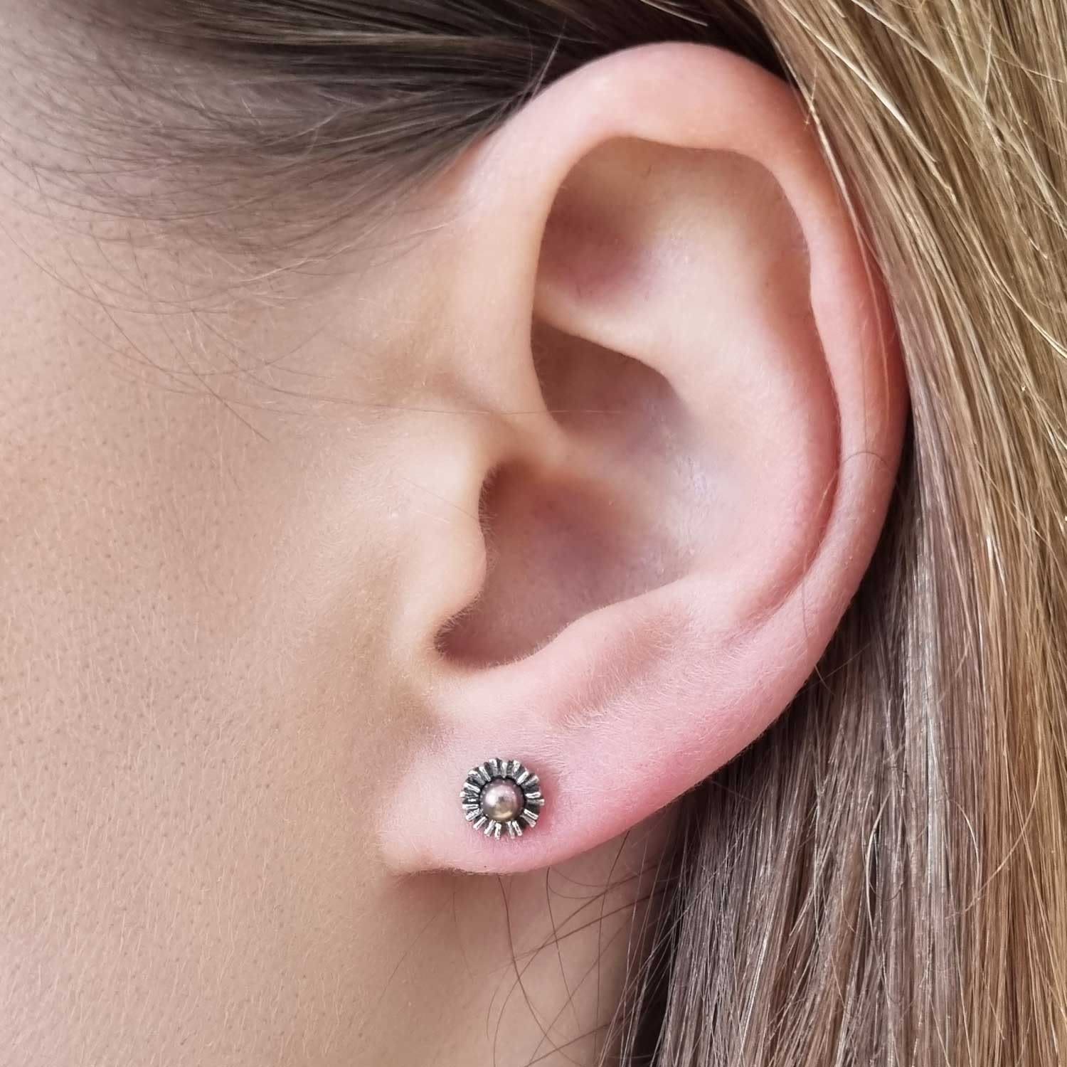 Dahlia Bud Peacock Pearl Earrings – Silver