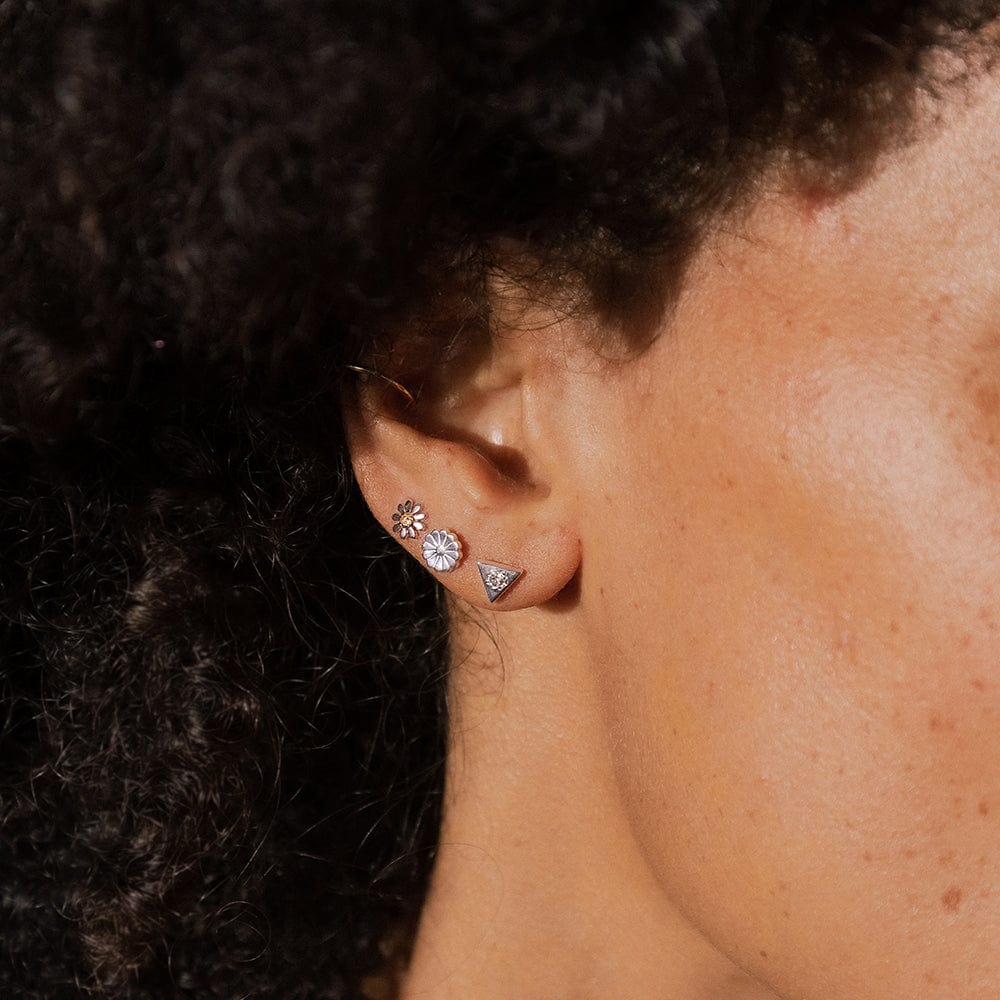 daisy-bloom-stud-earrings-sterling-silver-daisy-london