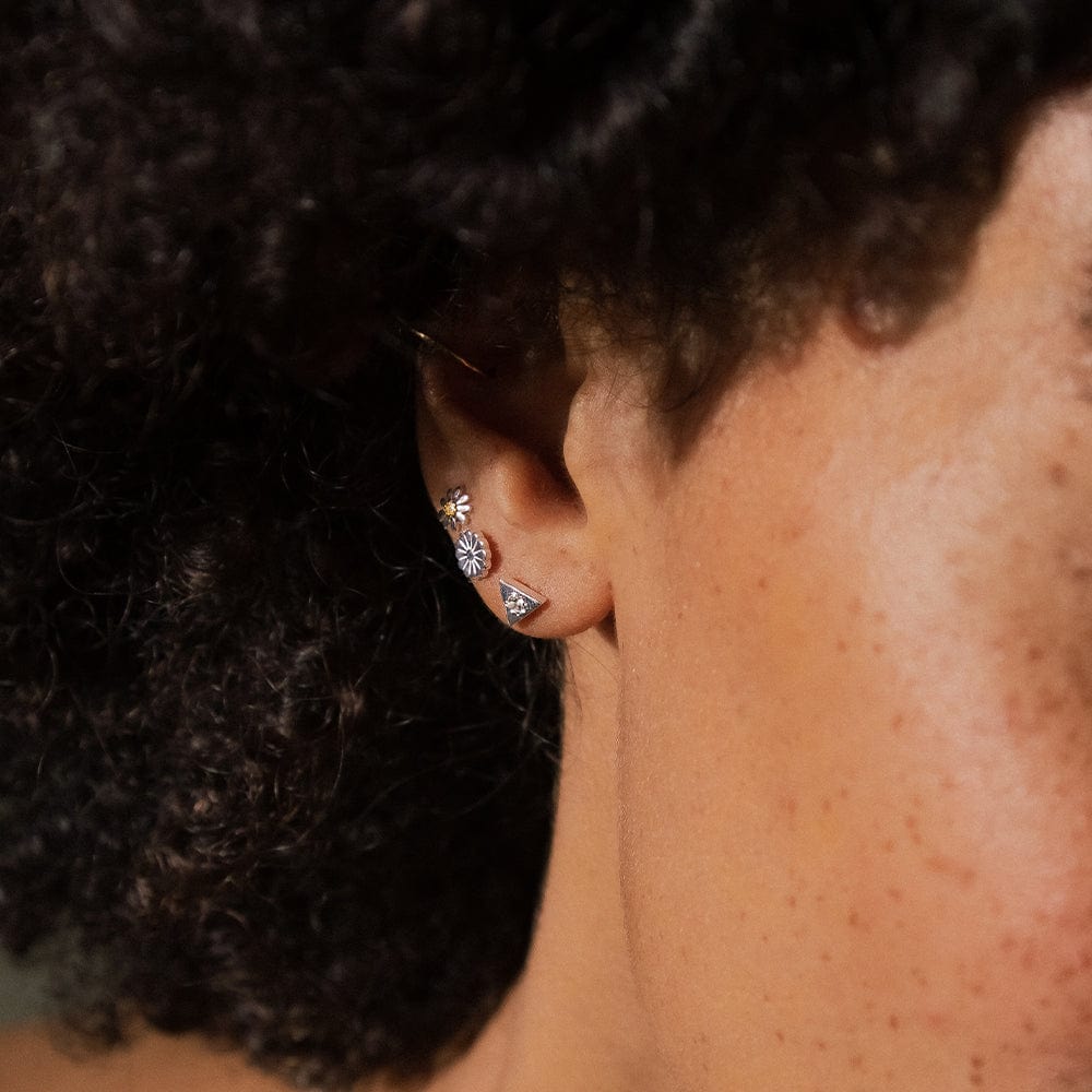 daisy-bloom-stud-earrings-sterling-silver-daisy-london