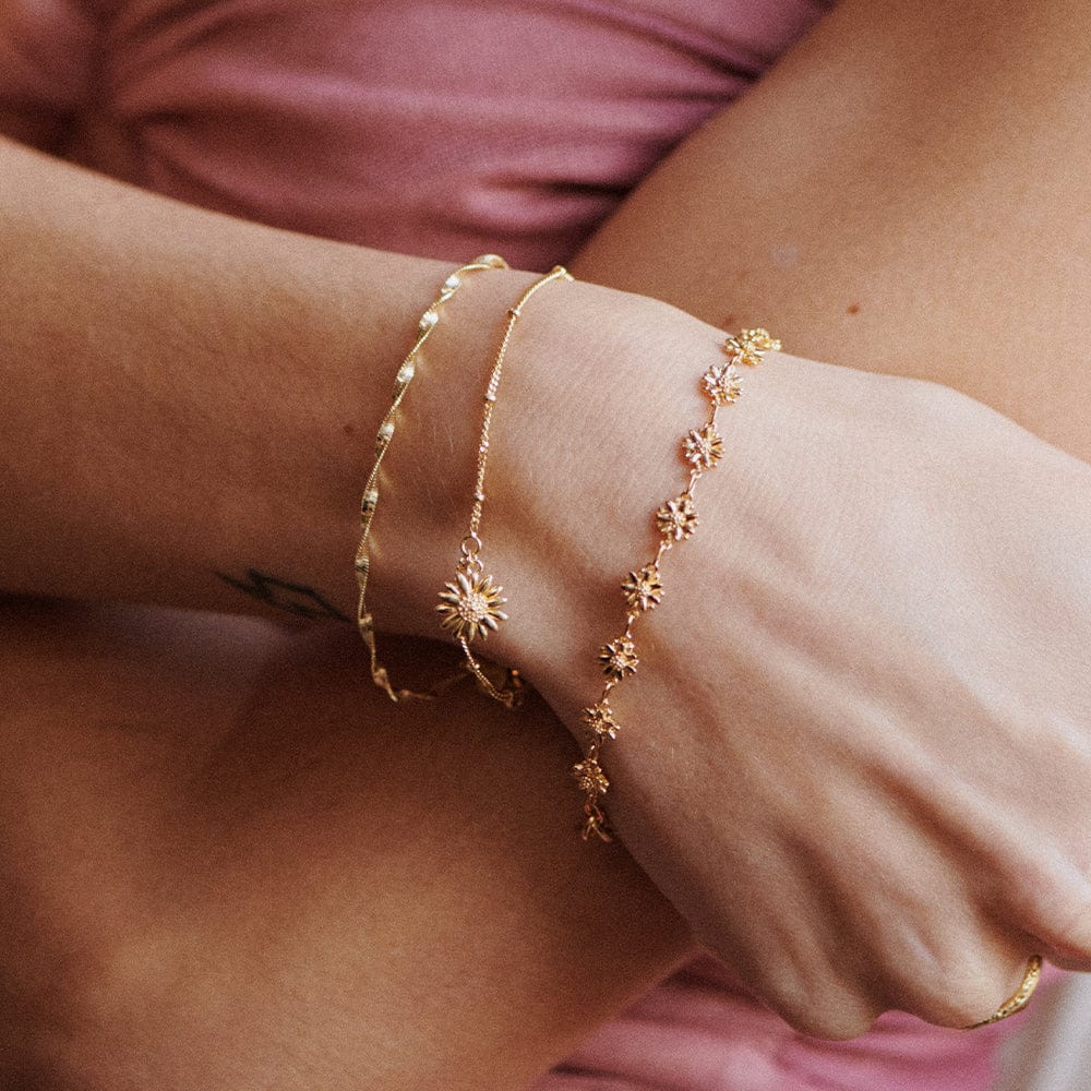 daisy-chain-bracelet-18ct-gold-plated-925-sterling-silver-and-18ct-gold-plated-daisy-london