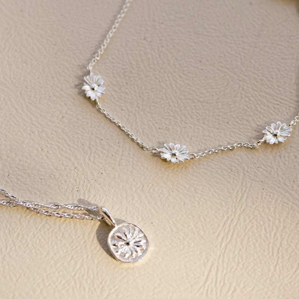 daisy-chain-flower-bracelet-sterling-silver-daisy-london