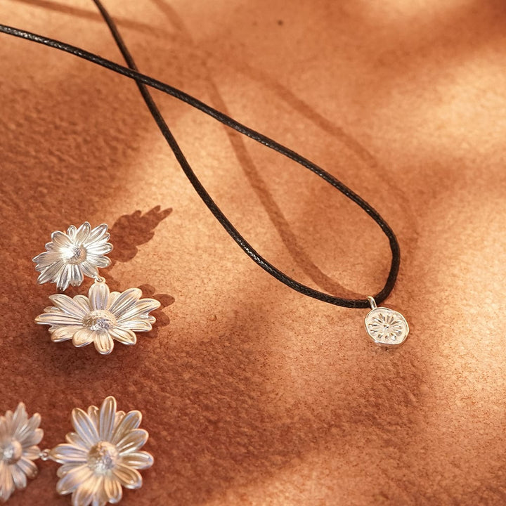 daisy-cord-flower-necklace-sterling-silver-daisy-london