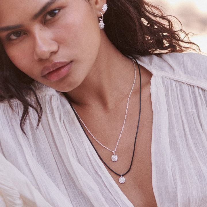 daisy-cord-flower-necklace-sterling-silver-daisy-london