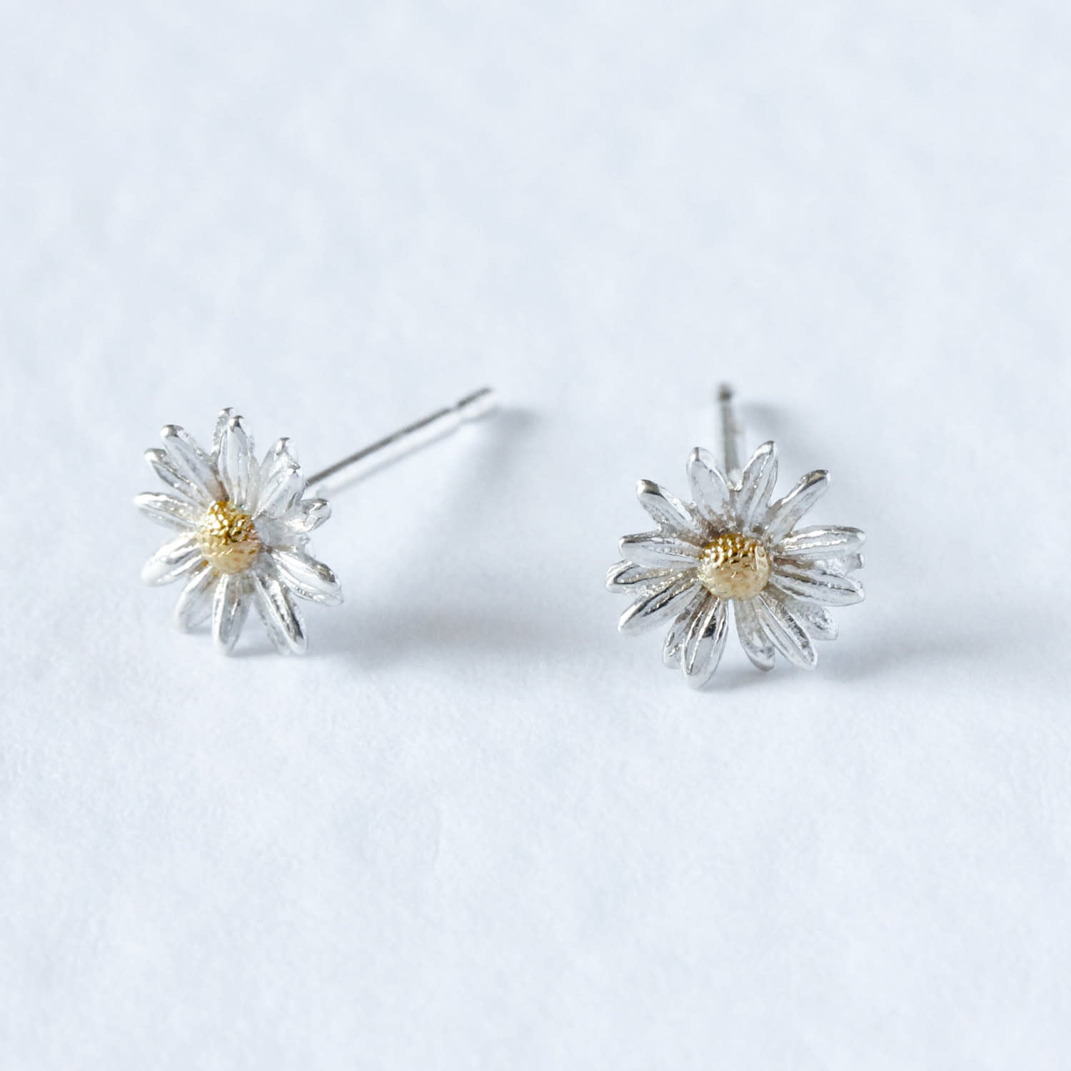Daisy Earrings – Silver & Gold