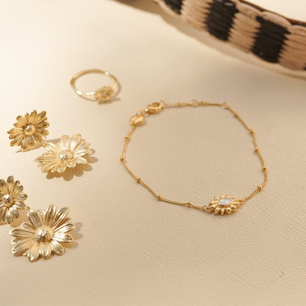 daisy-mother-of-pearl-bracelet-18ct-gold-plated-daisy-london