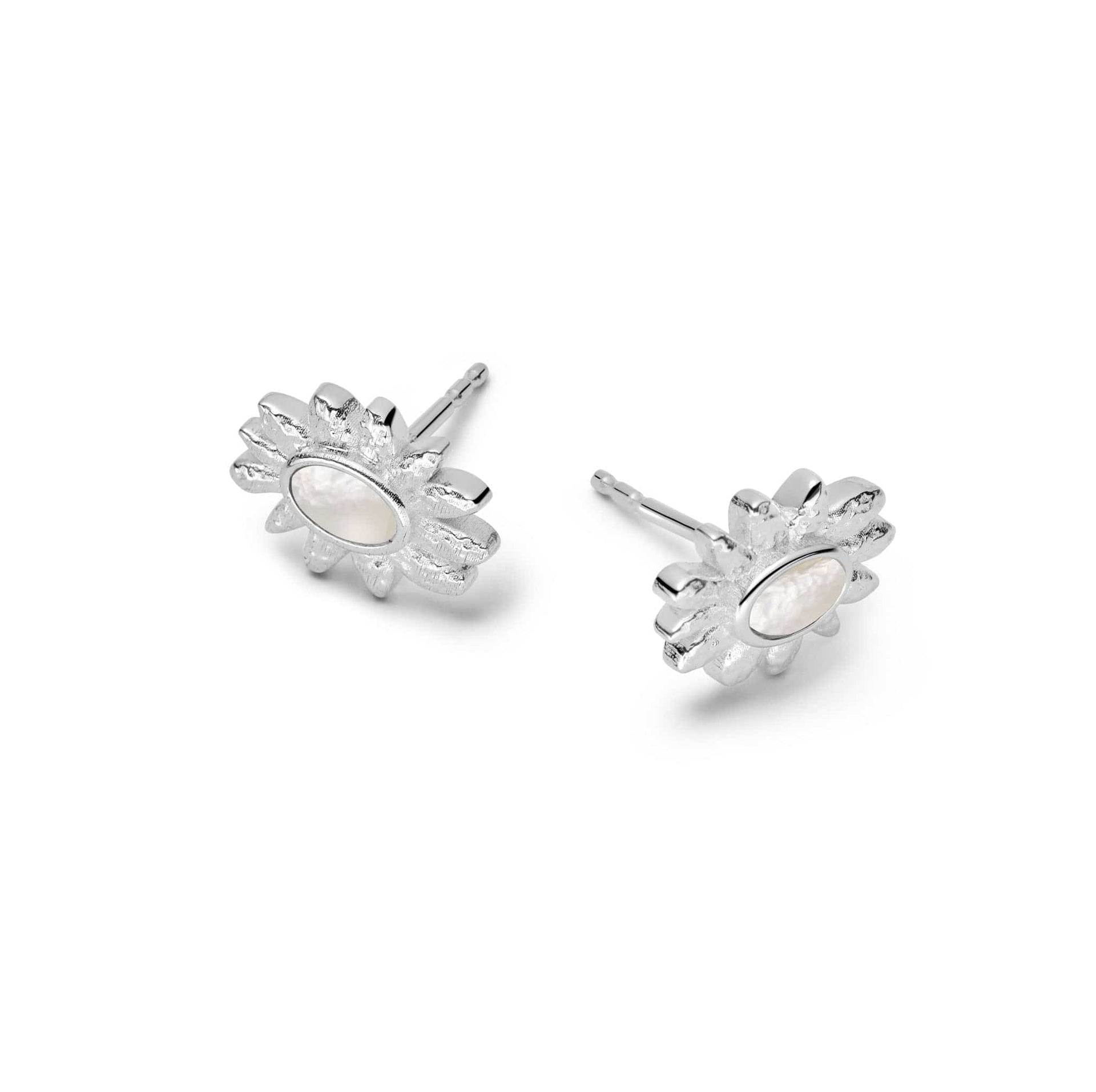 daisy-mother-of-pearl-stud-earrings-sterling-silver-daisy-london