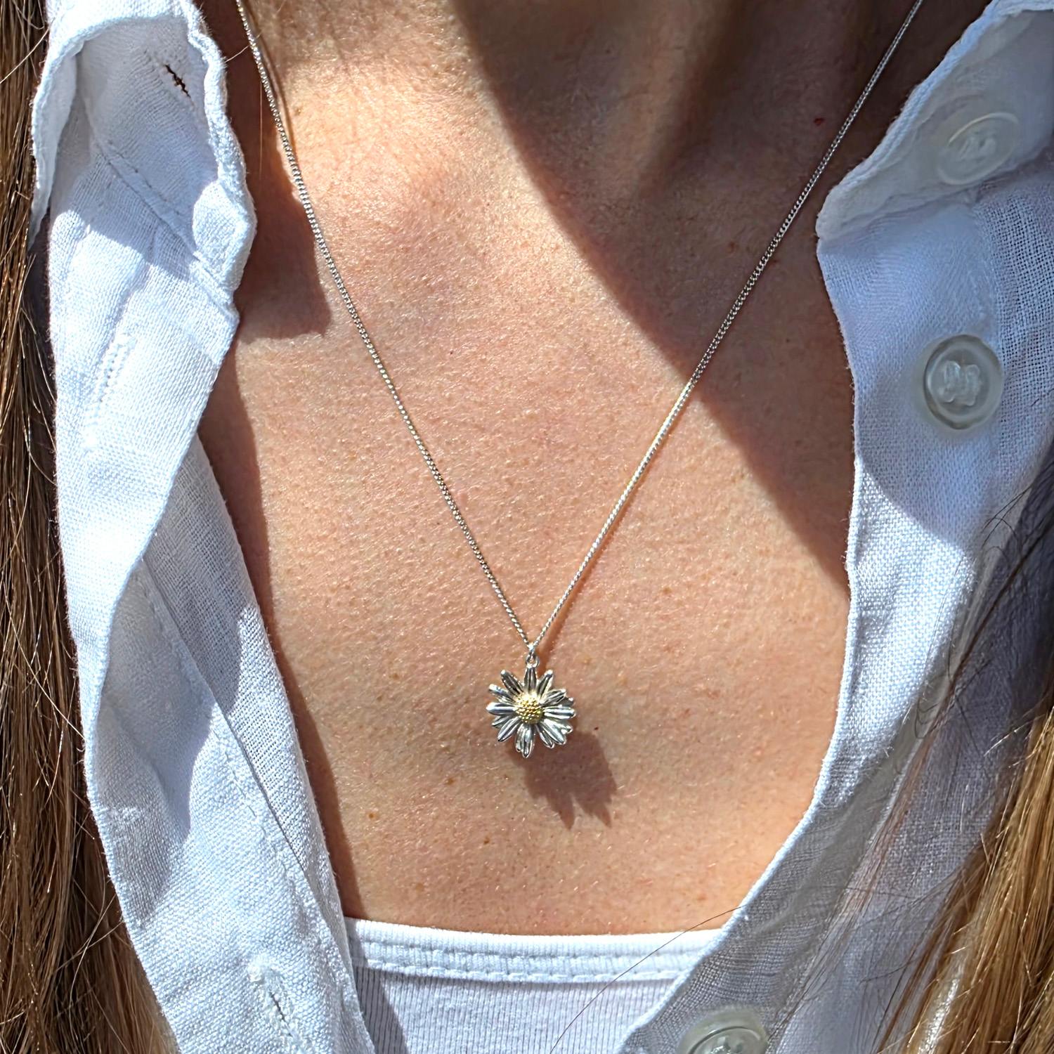Daisy Necklace – Silver & Gold