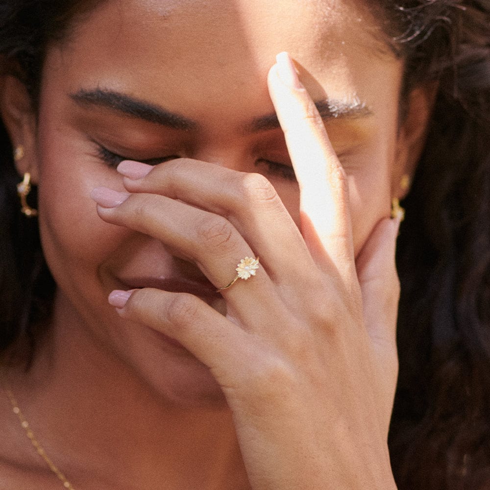 daisy-pearl-flower-ring-18ct-gold-plated-daisy-london