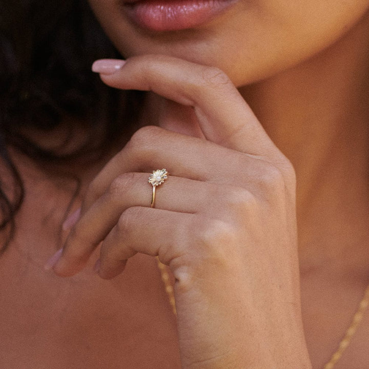 daisy-pearl-flower-ring-18ct-gold-plated-daisy-london